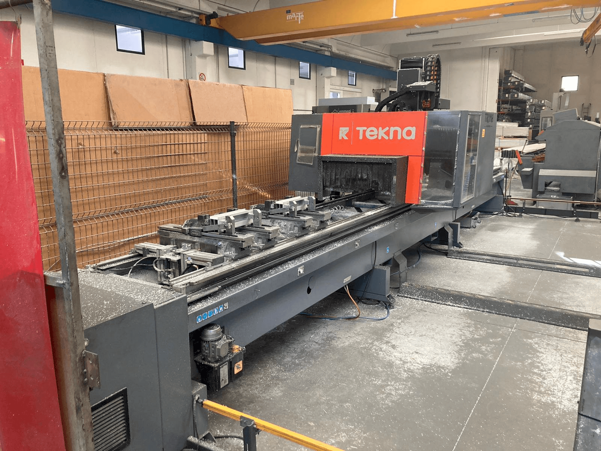 Tekna TKE 944-7 Mašinos vaizdas iš priekio