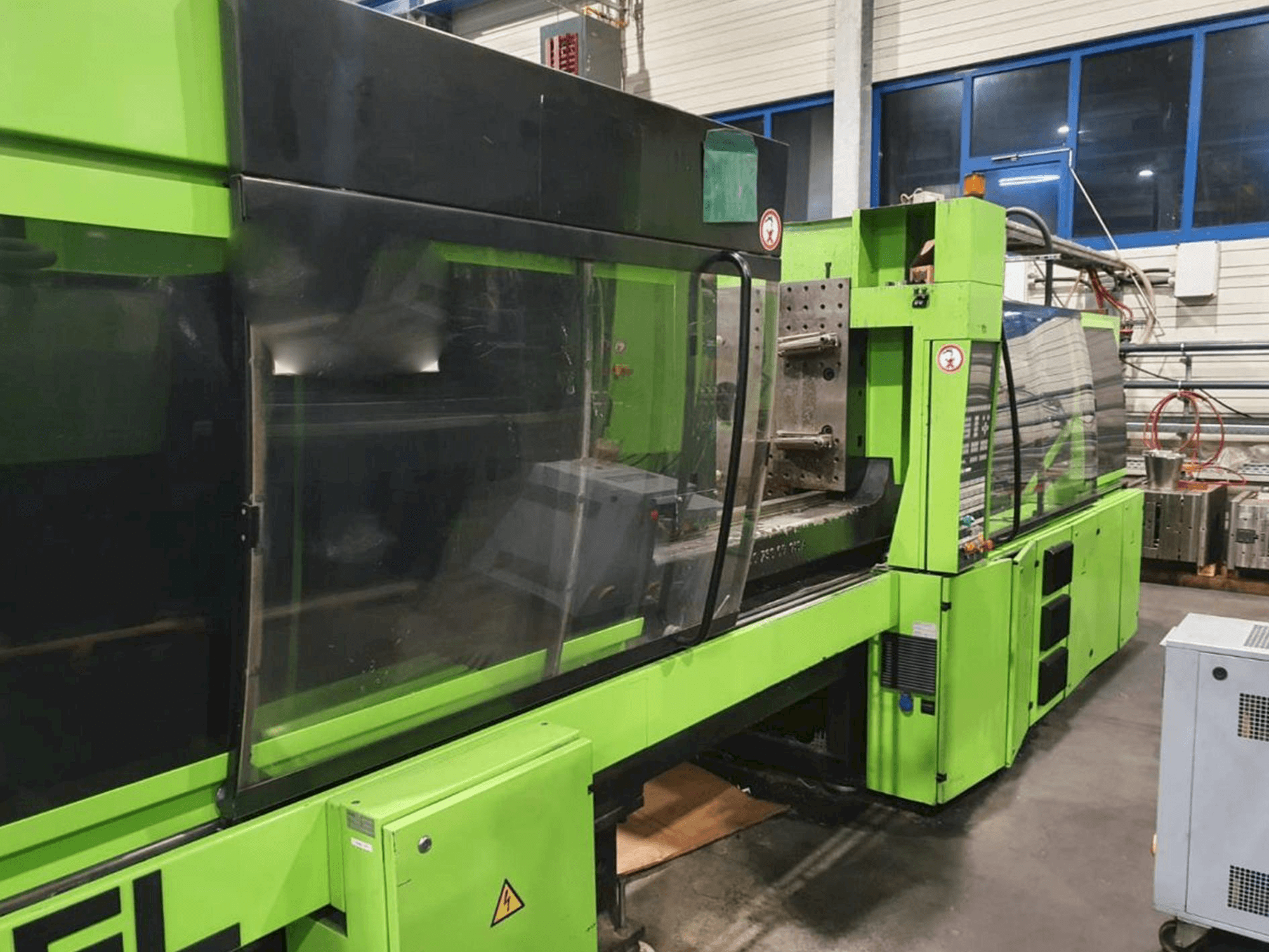 ENGEL Es 1350/250 Hl Mašinos vaizdas iš priekio