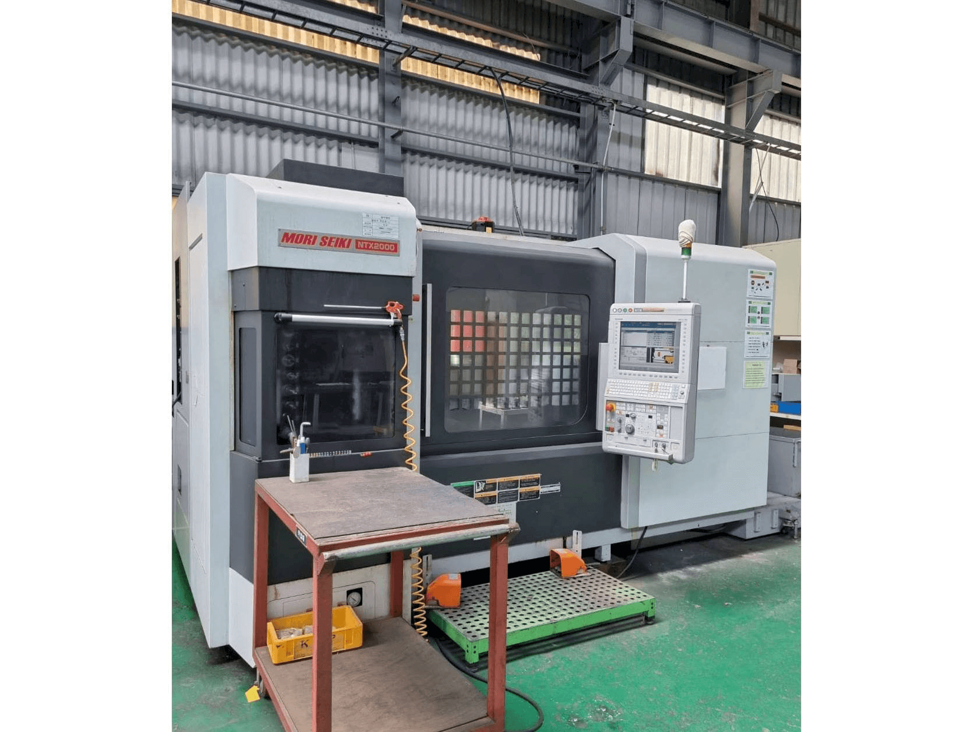 DMG Mori Seiki NTX2000/1500S Mašinos vaizdas iš priekio