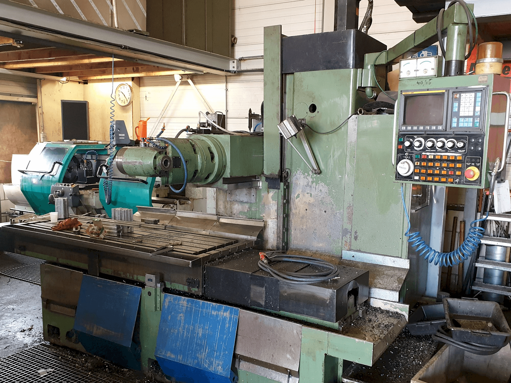 YCM X 1800 Mašinos vaizdas iš priekio