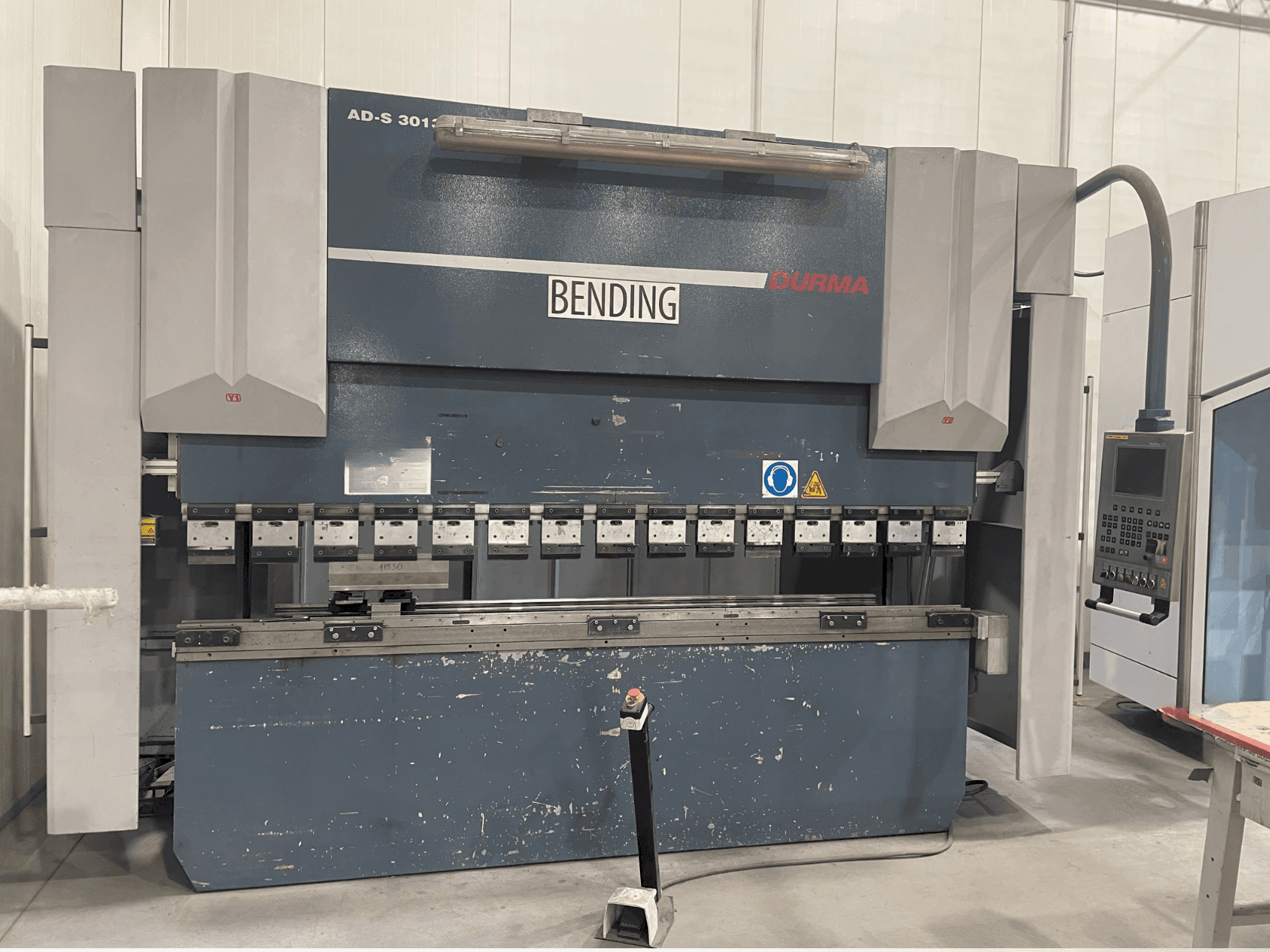 Durma AD-S 30135 Mašinos vaizdas iš priekio