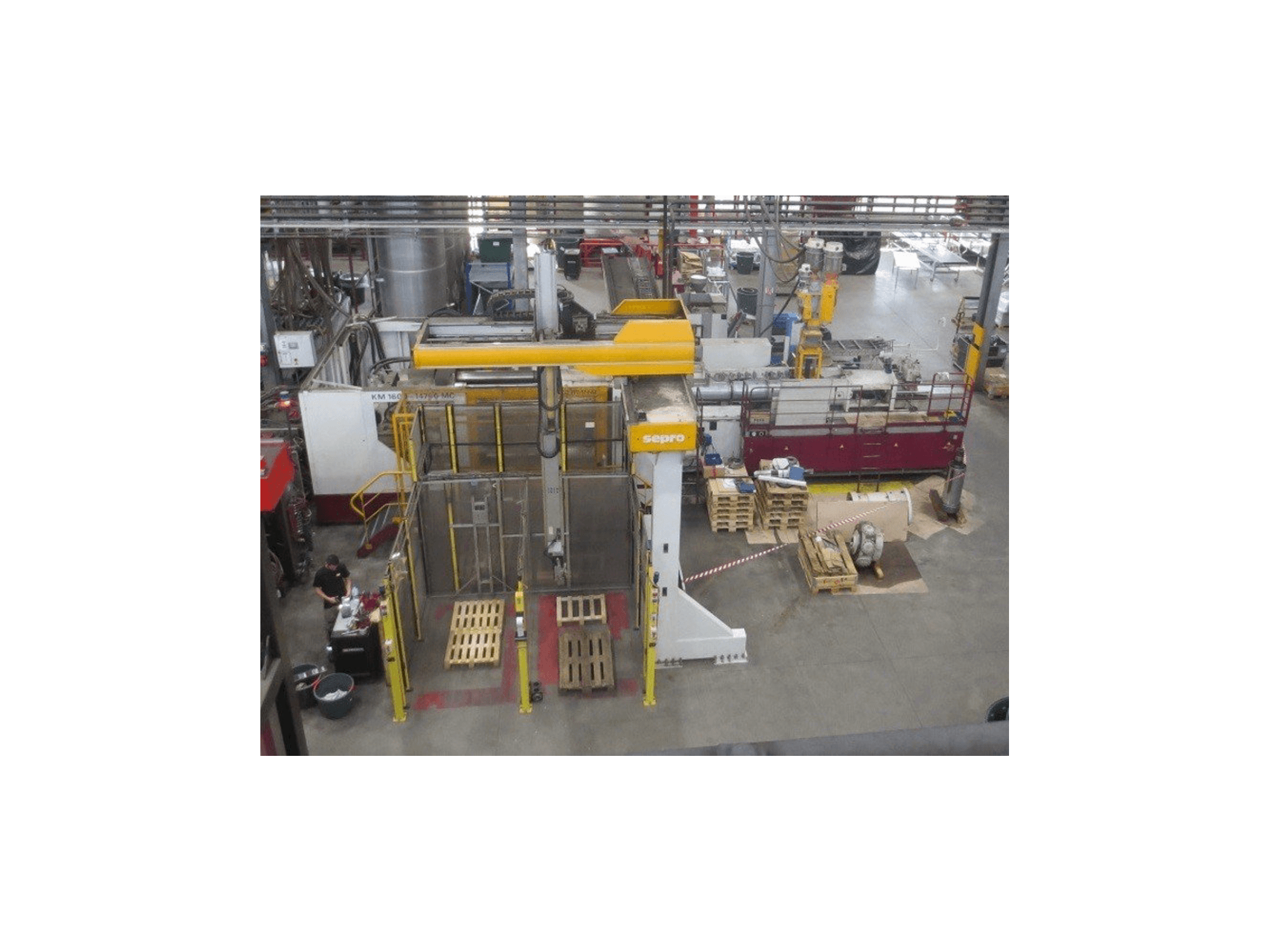 Krauss Maffei KM 1600 MC SP 14700 Mašinos vaizdas iš priekio