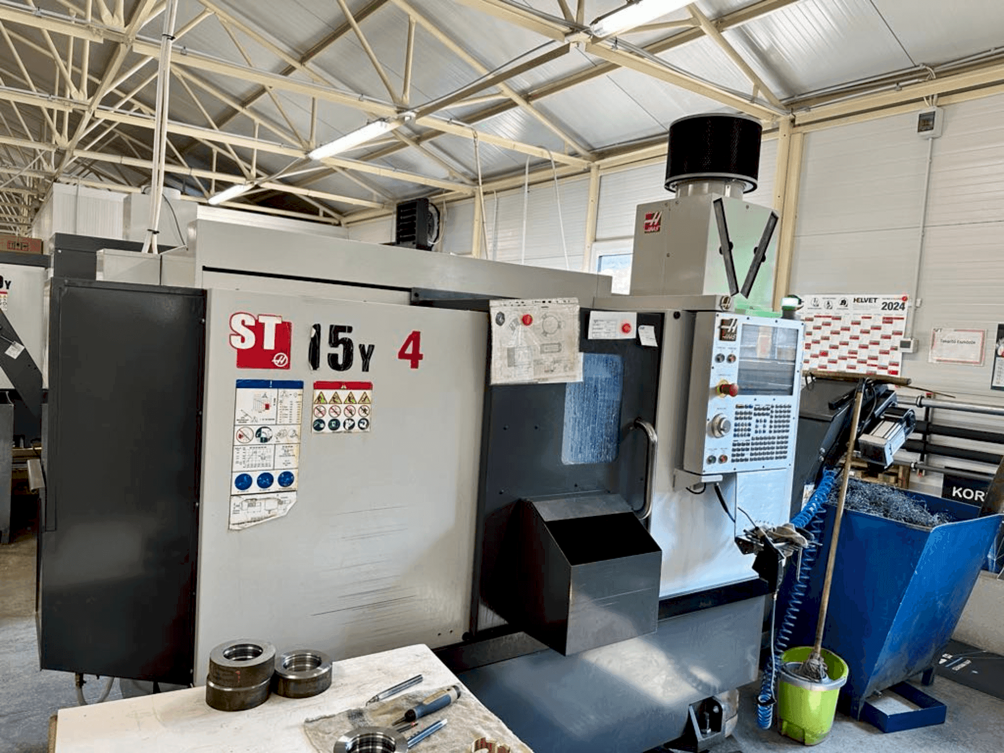 HAAS ST-15Y Mašinos vaizdas iš priekio