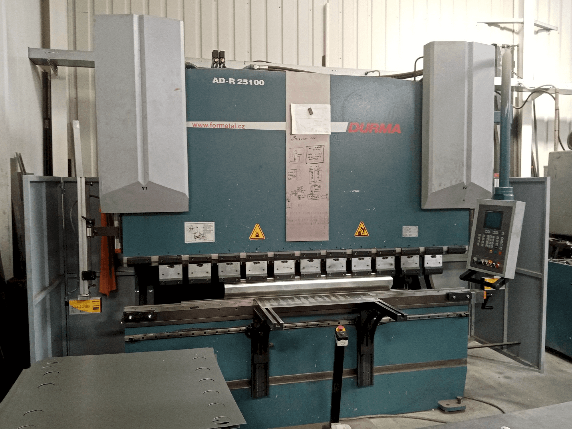 Durma AD-R 25100 Mašinos vaizdas iš priekio