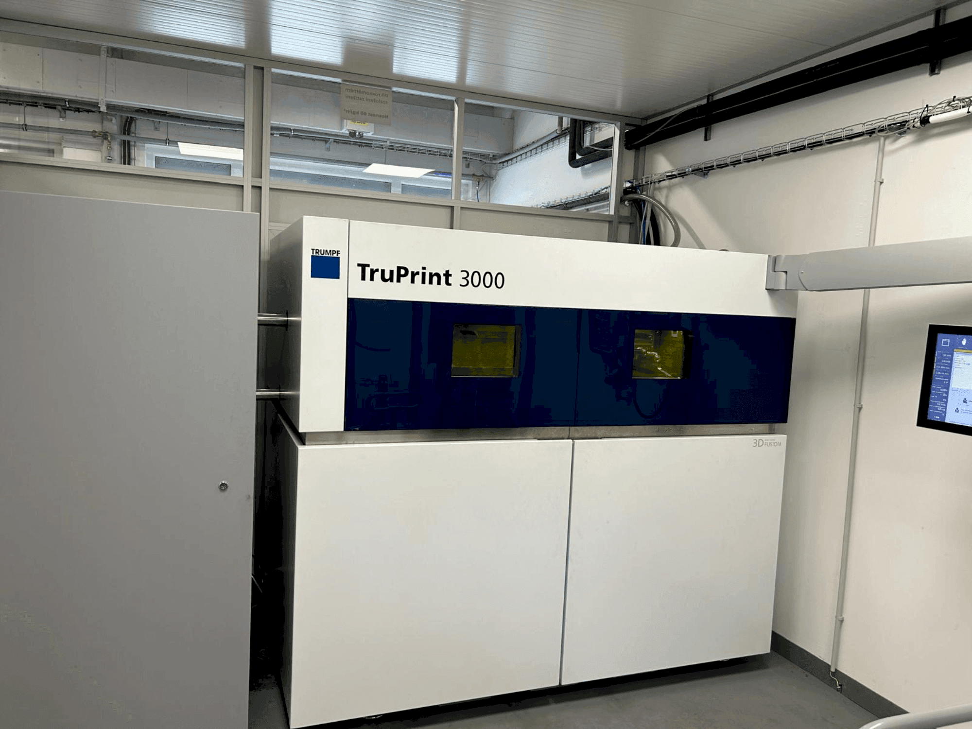 TRUMPF TruPrint 3000 Mašinos vaizdas iš priekio