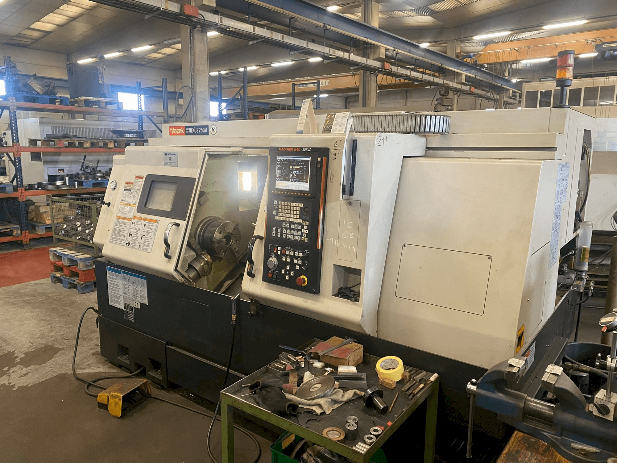 Mazak QTN-250M Mašinos vaizdas iš priekio