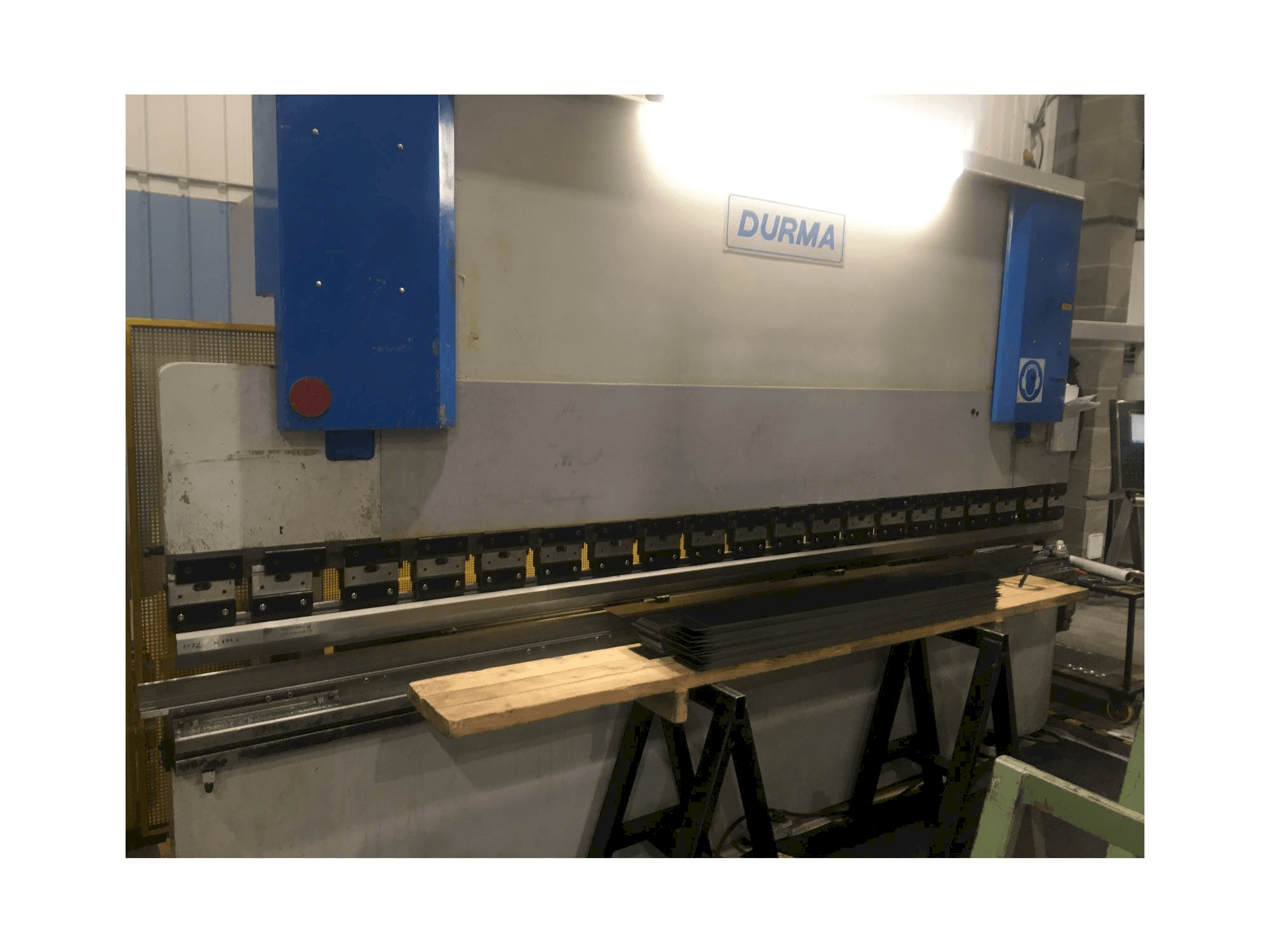 Durma CNC HAP 40160 175-4000 Mašinos vaizdas iš priekio