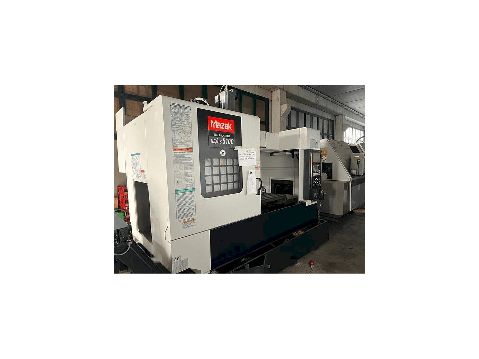Mazak VCN 510C Mašinos vaizdas iš priekio