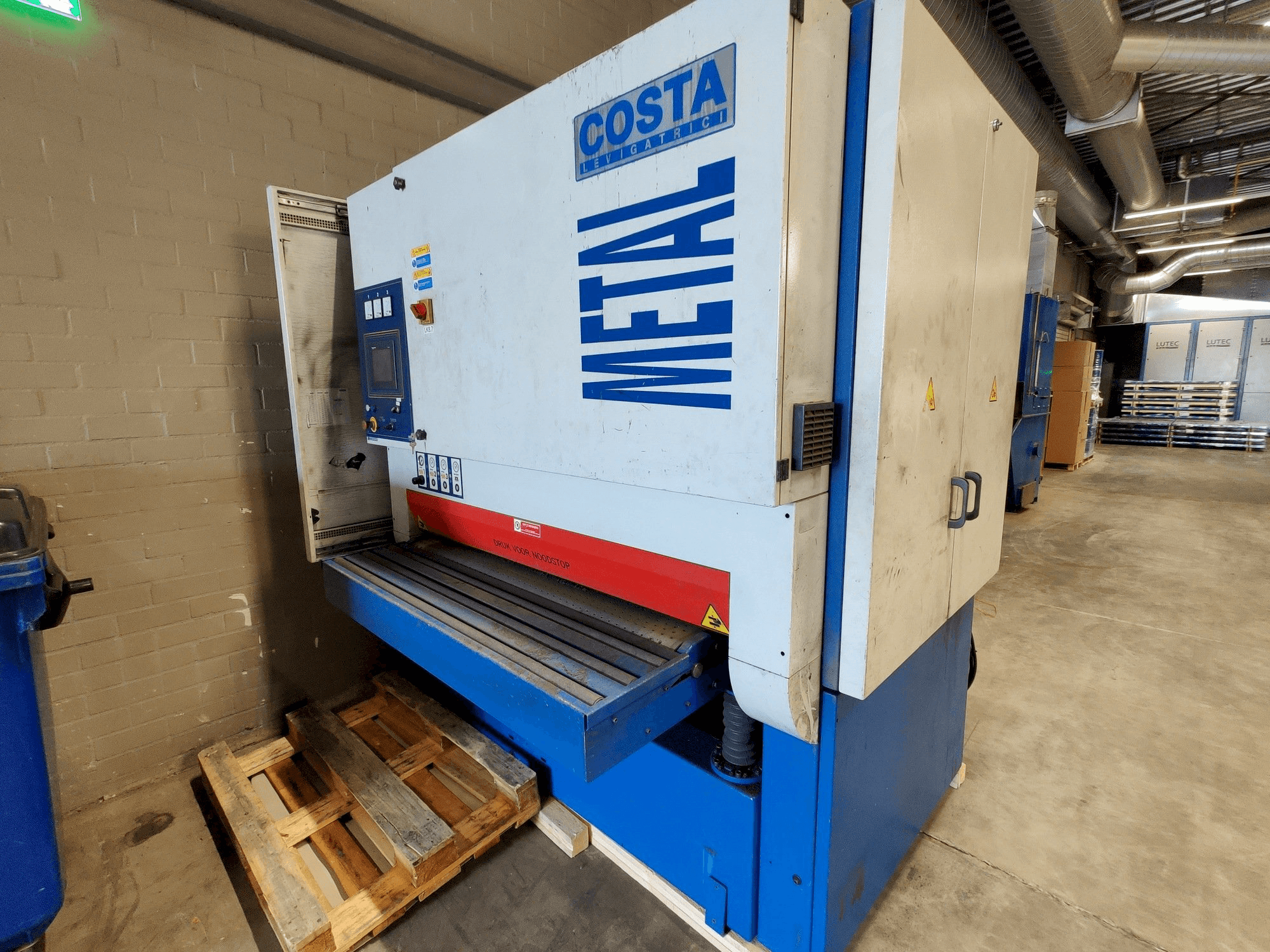 Costa MD5 CVV 1350 Mašinos vaizdas iš priekio