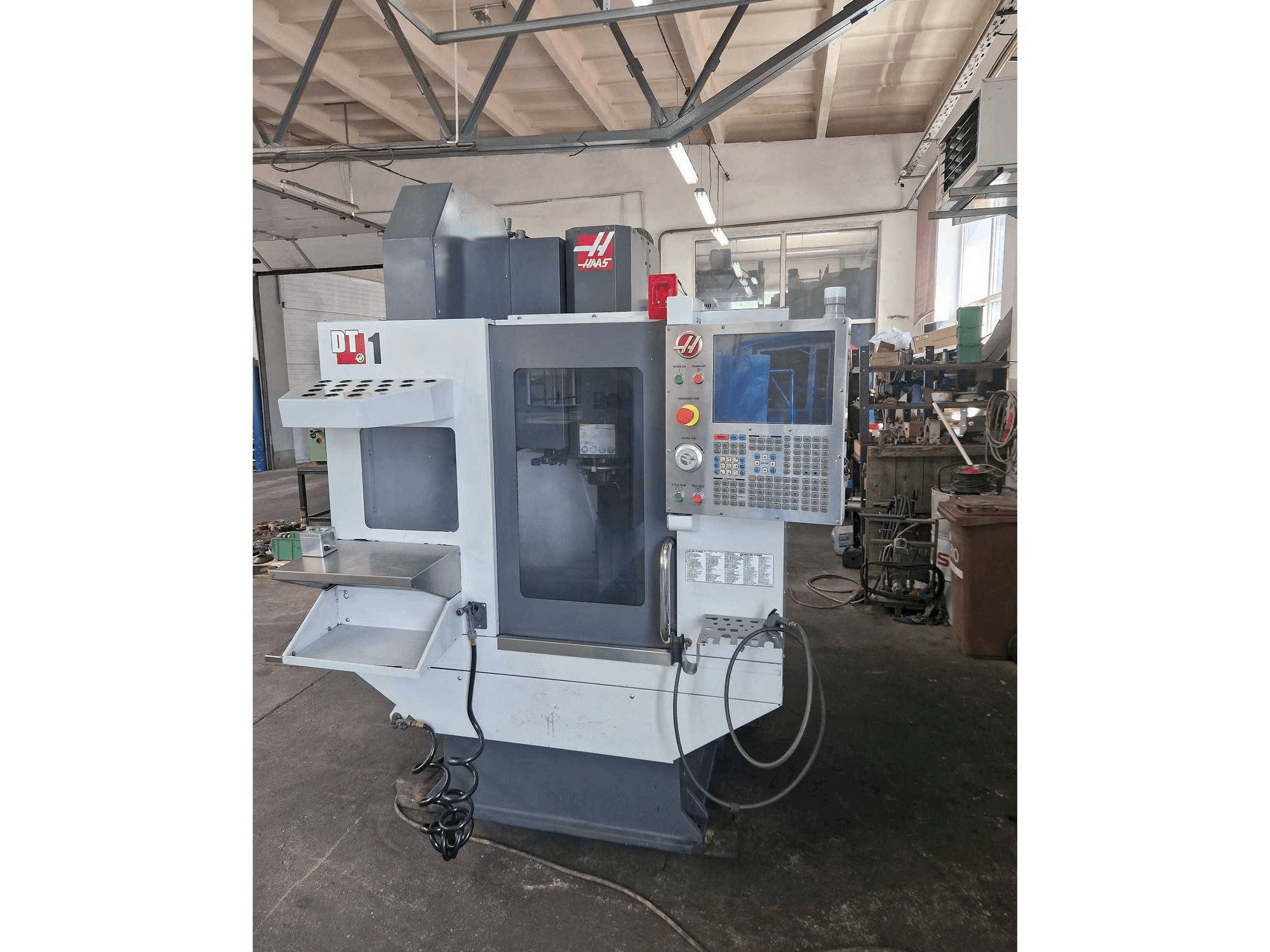 HAAS DT-1 Mašinos vaizdas iš priekio