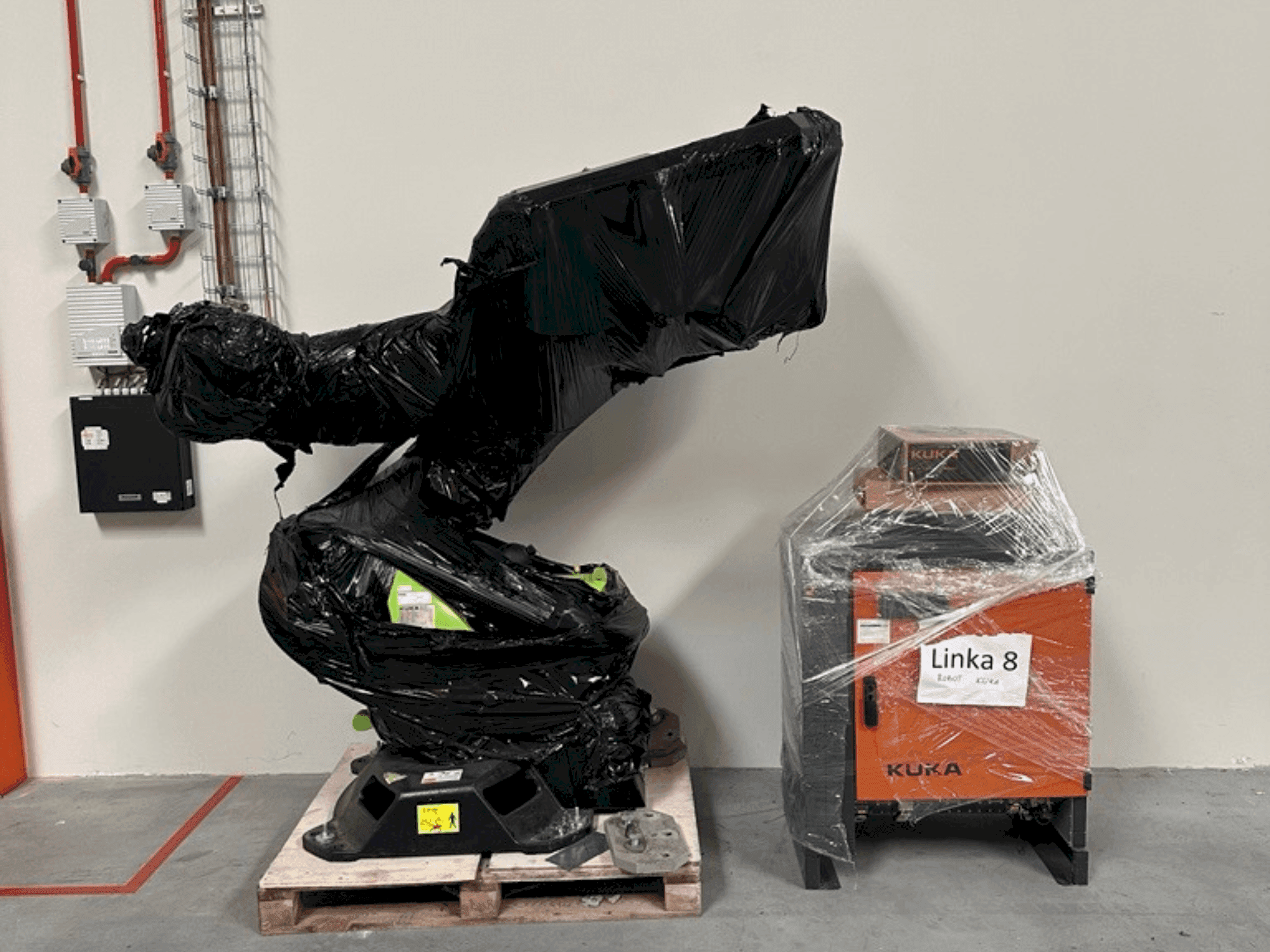 KUKA KR-90 R3100 Mašinos vaizdas iš priekio