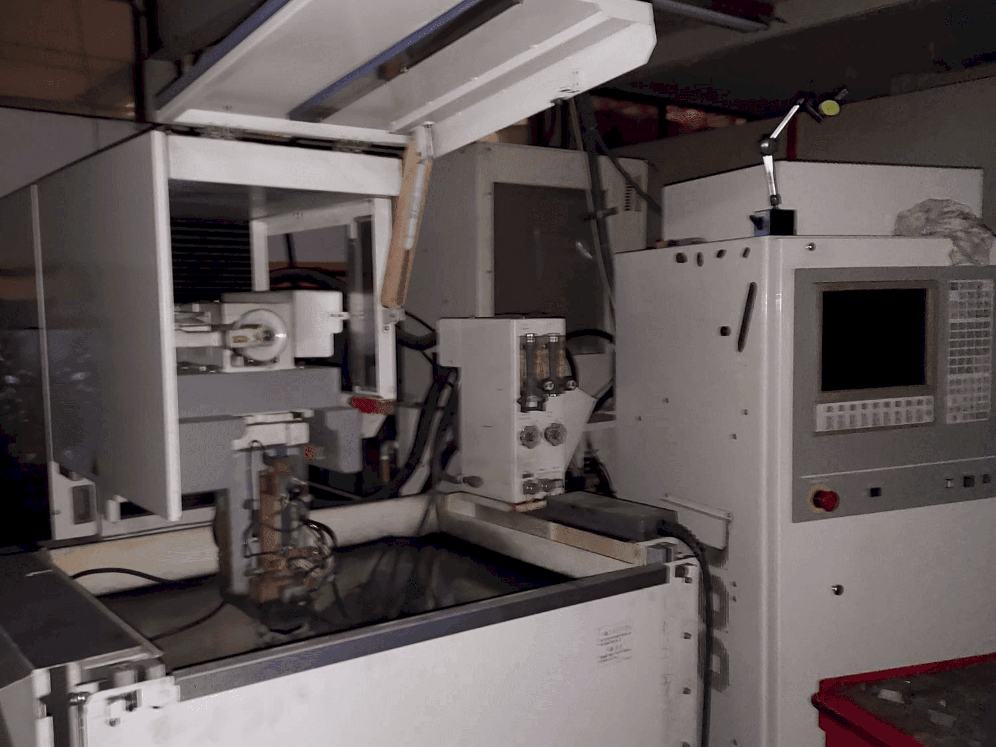 Mitsubishi FX10K Mašinos vaizdas iš priekio