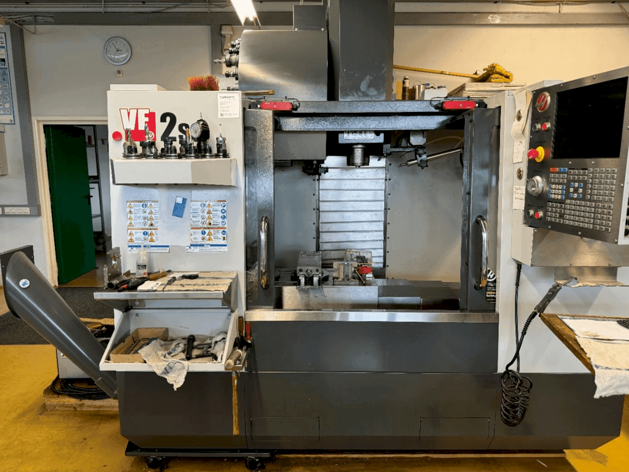 HAAS VF-2SS Mašinos vaizdas iš priekio
