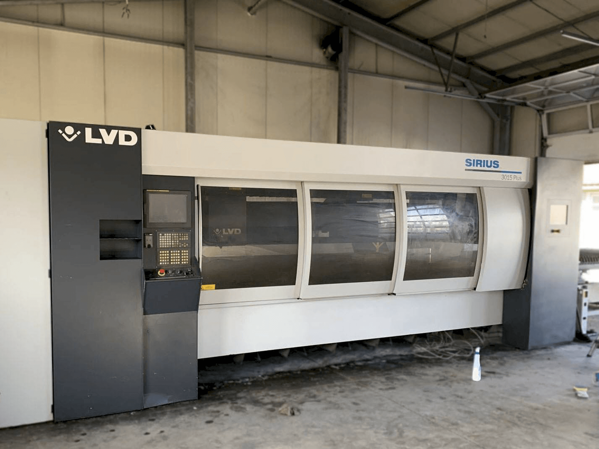 LVD Sirius Plus 3015 Mašinos vaizdas iš priekio
