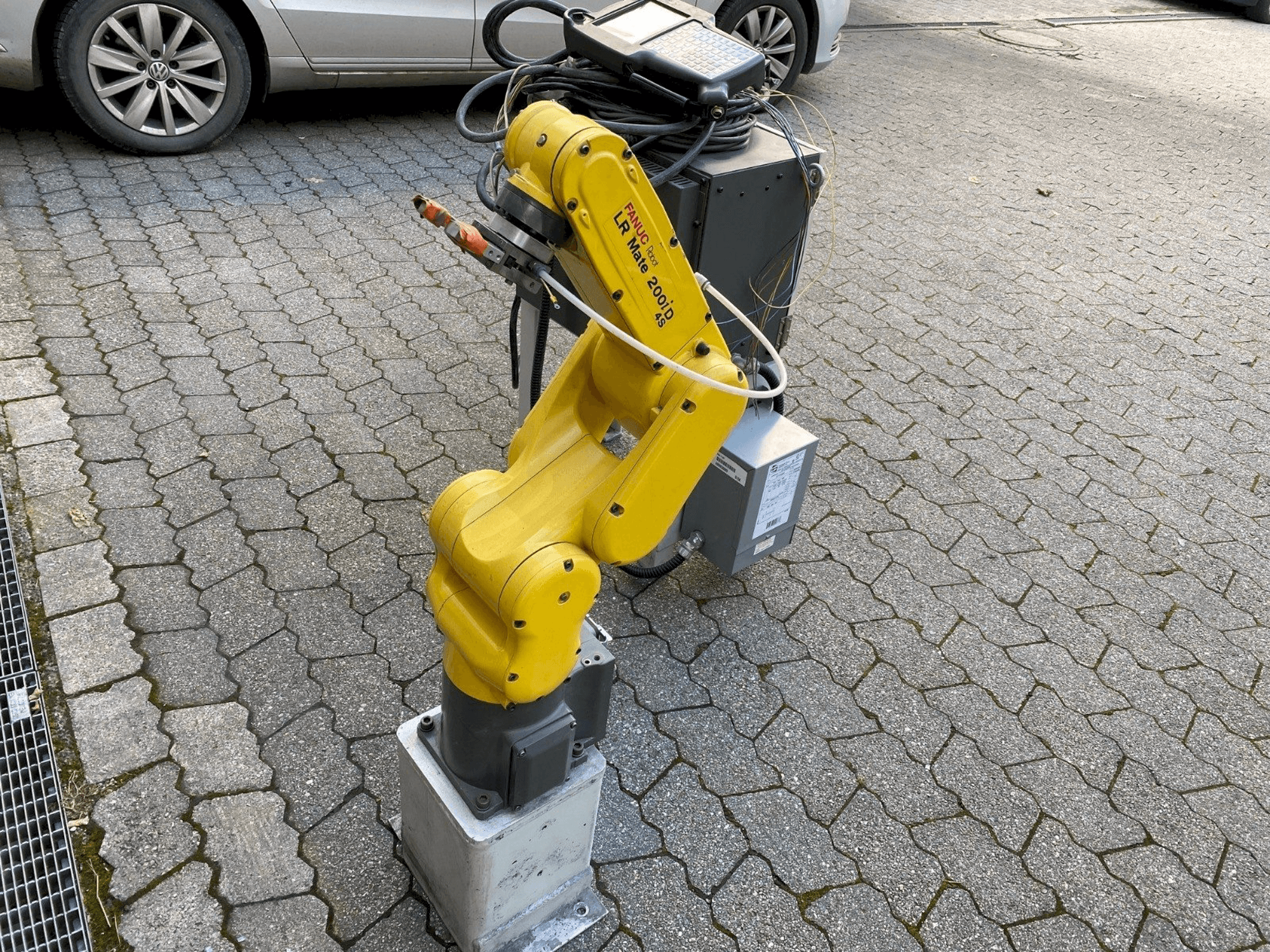 FANUC LR Mate 200iD/4S Mašinos vaizdas iš priekio