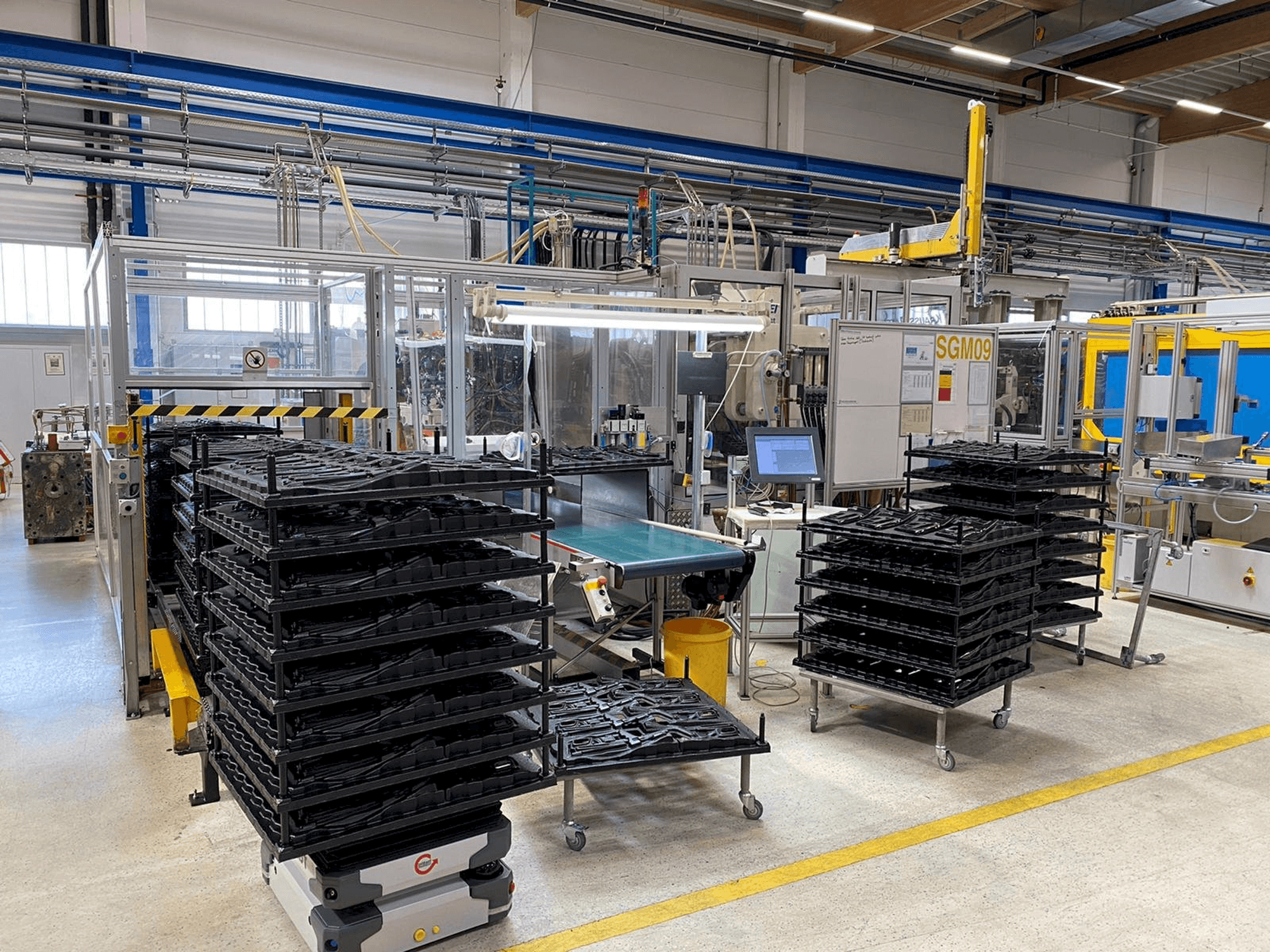 Krauss Maffei 650-1900-520 CZ Multinject Mašinos vaizdas iš priekio