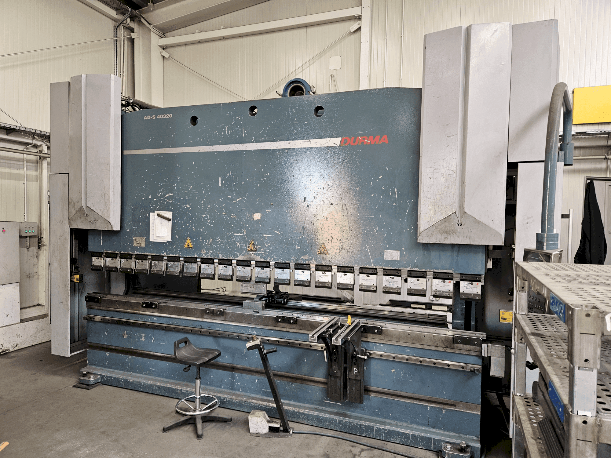 Durma AD-S 40320 (2012) Mašinos vaizdas iš priekio