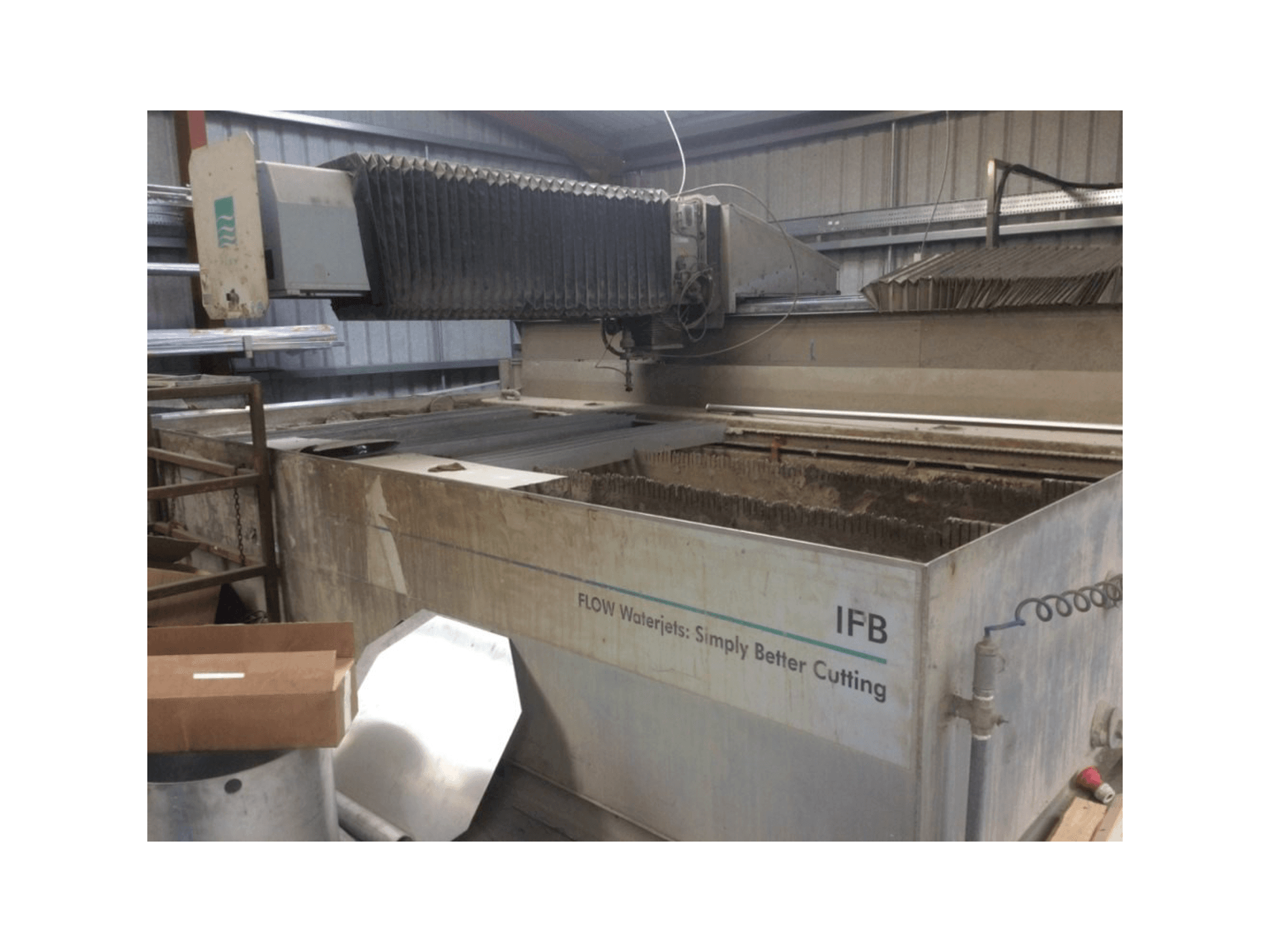 Flow IFB 713633-1 Mašinos vaizdas iš priekio