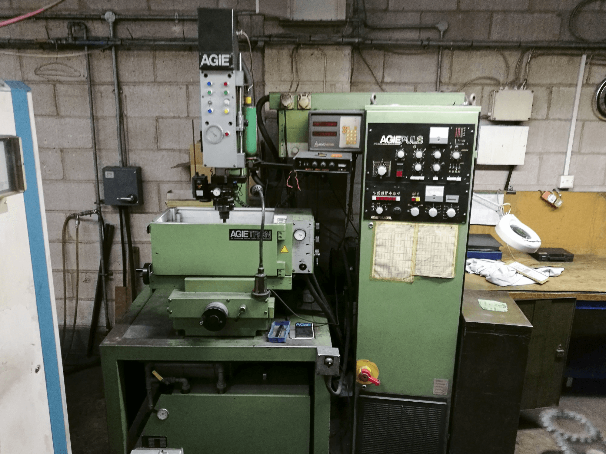 AGIE EMT 110 Mašinos vaizdas iš priekio