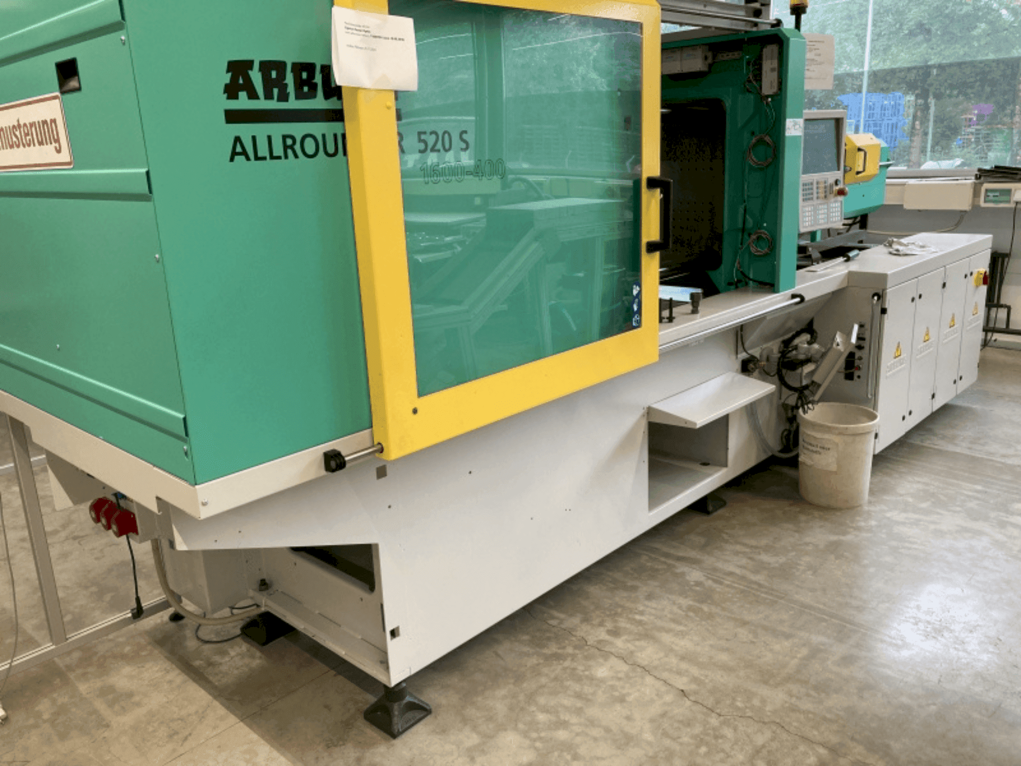 Arburg Allrounder 520S-1600-400 Mašinos vaizdas iš priekio