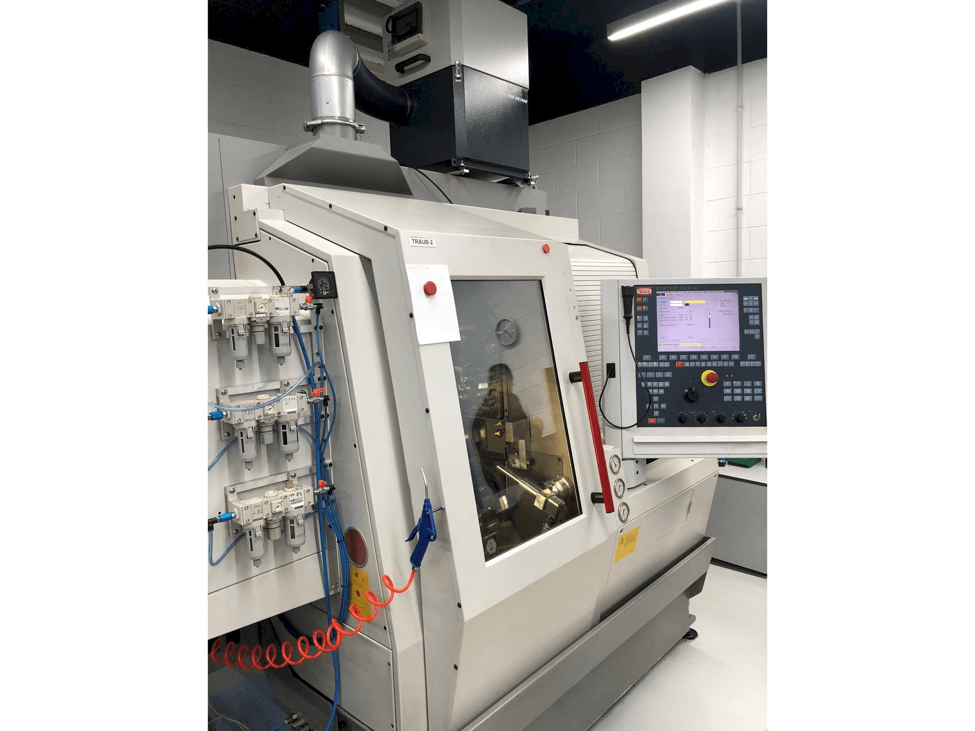 TRAUB TNL 18 Mašinos vaizdas iš kairės pusės