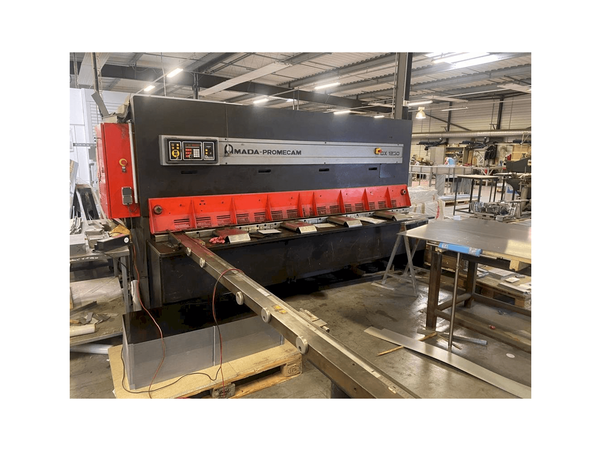 AMADA GX 1230 Mašinos vaizdas iš priekio