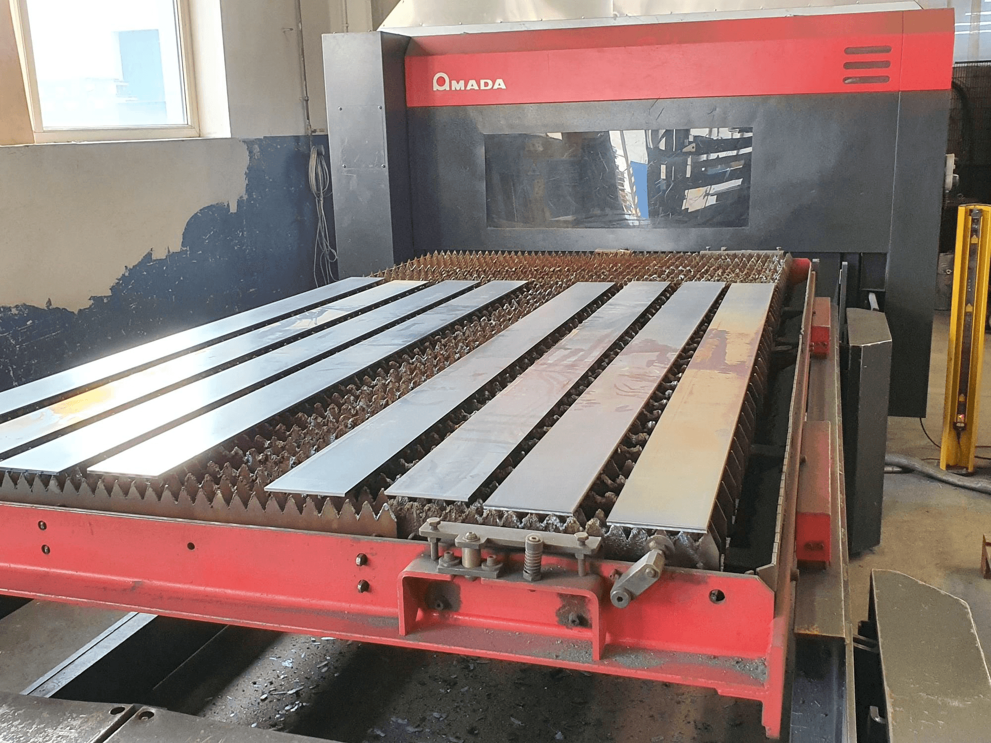 AMADA FO-3015 MII NT CI Mašinos vaizdas iš priekio