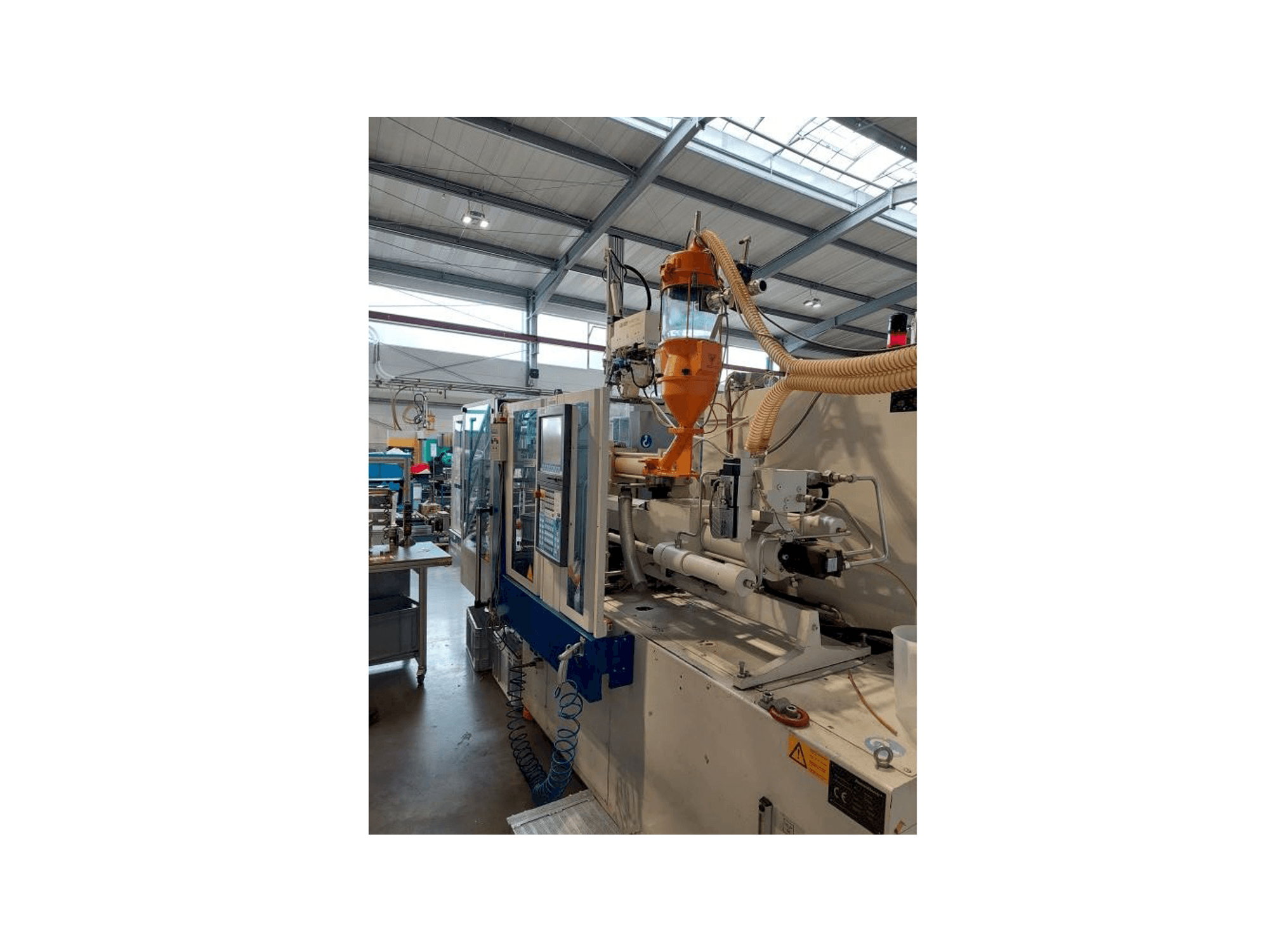 Krauss Maffei 80-180 CX Mašinos vaizdas iš priekio