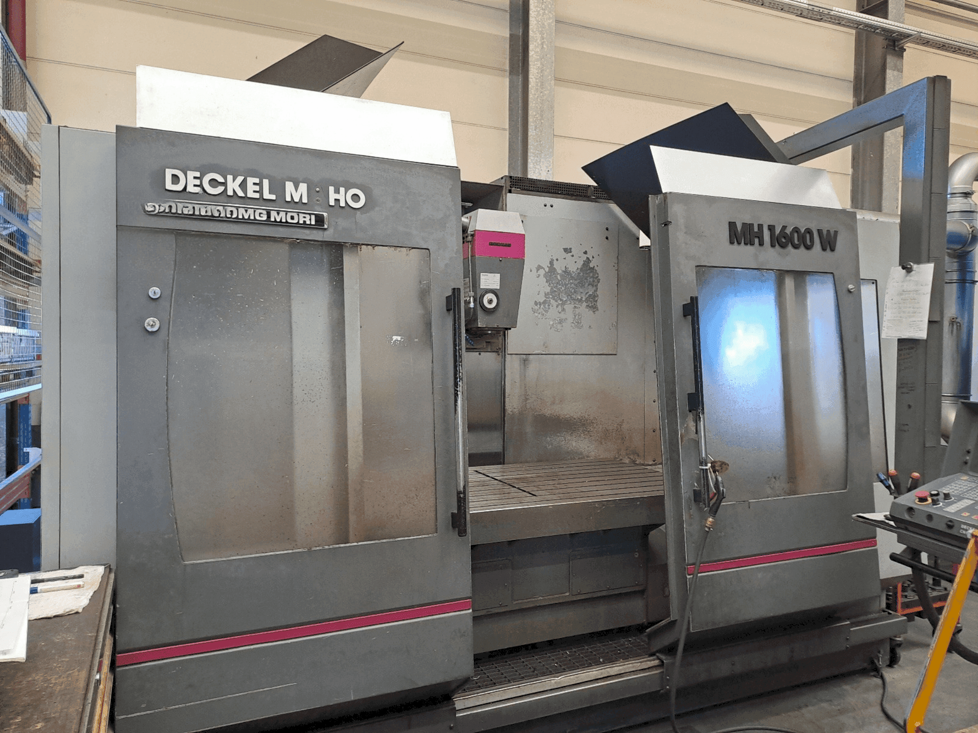 DECKEL MAHO MH 1600 W Mašinos vaizdas iš priekio