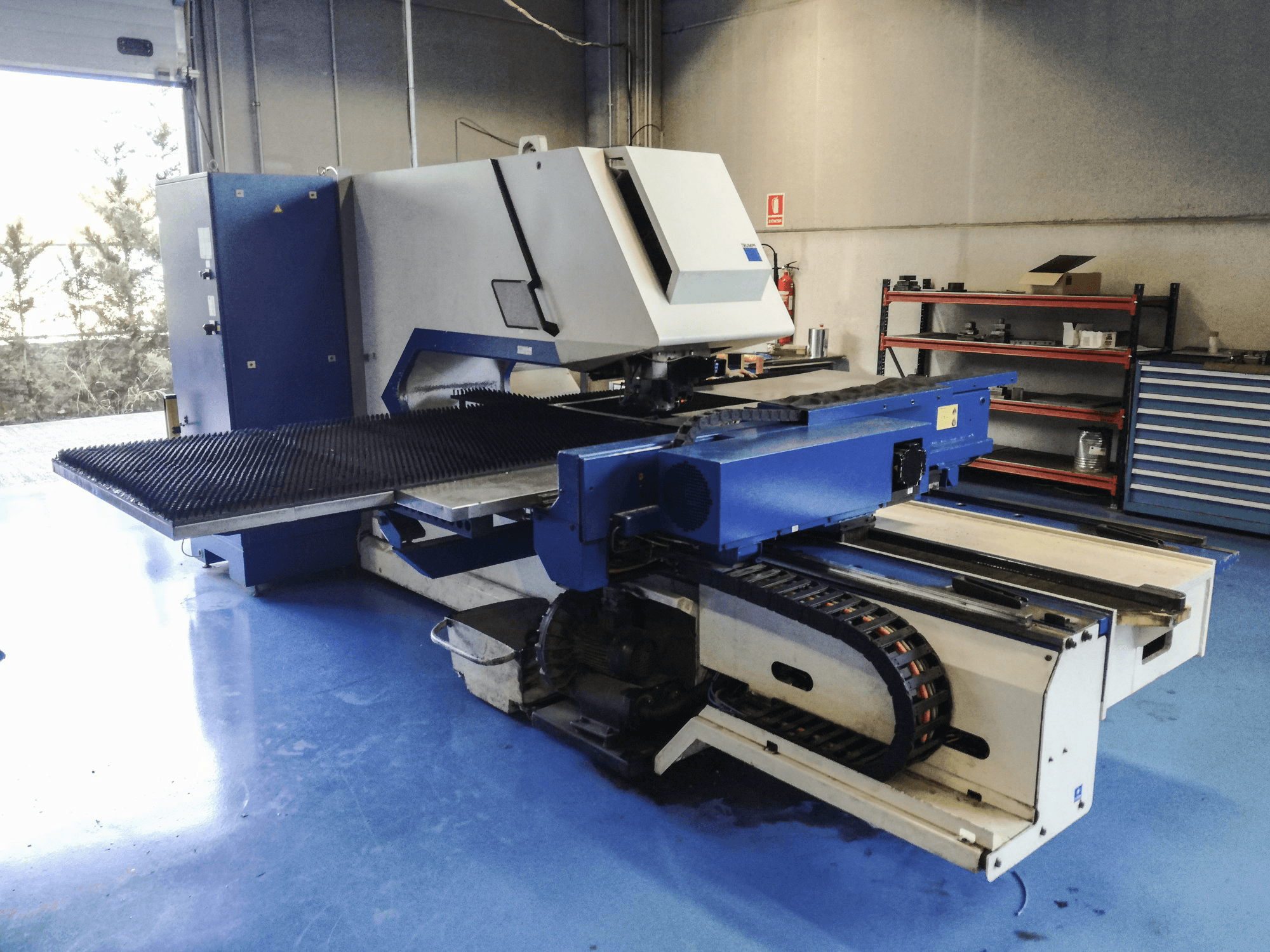 Trumpf Trumatic 2000 R Mašinos kairės pusės vaizdas