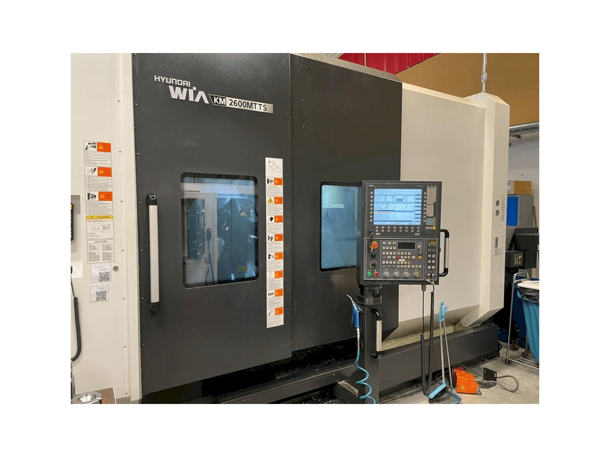 Hyundai Wia KM 2600 MTTS Mašinos vaizdas iš priekio