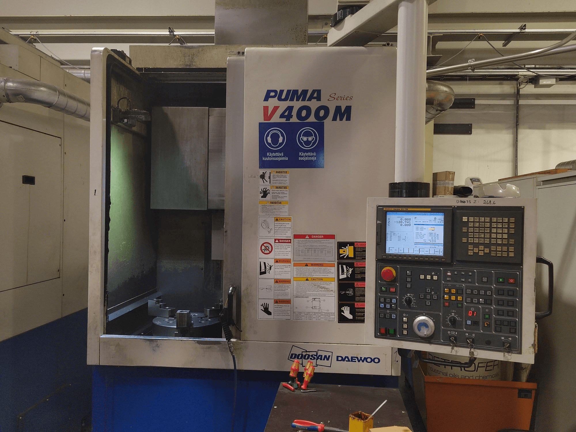 Doosan Puma V400M Mašinos vaizdas iš priekio