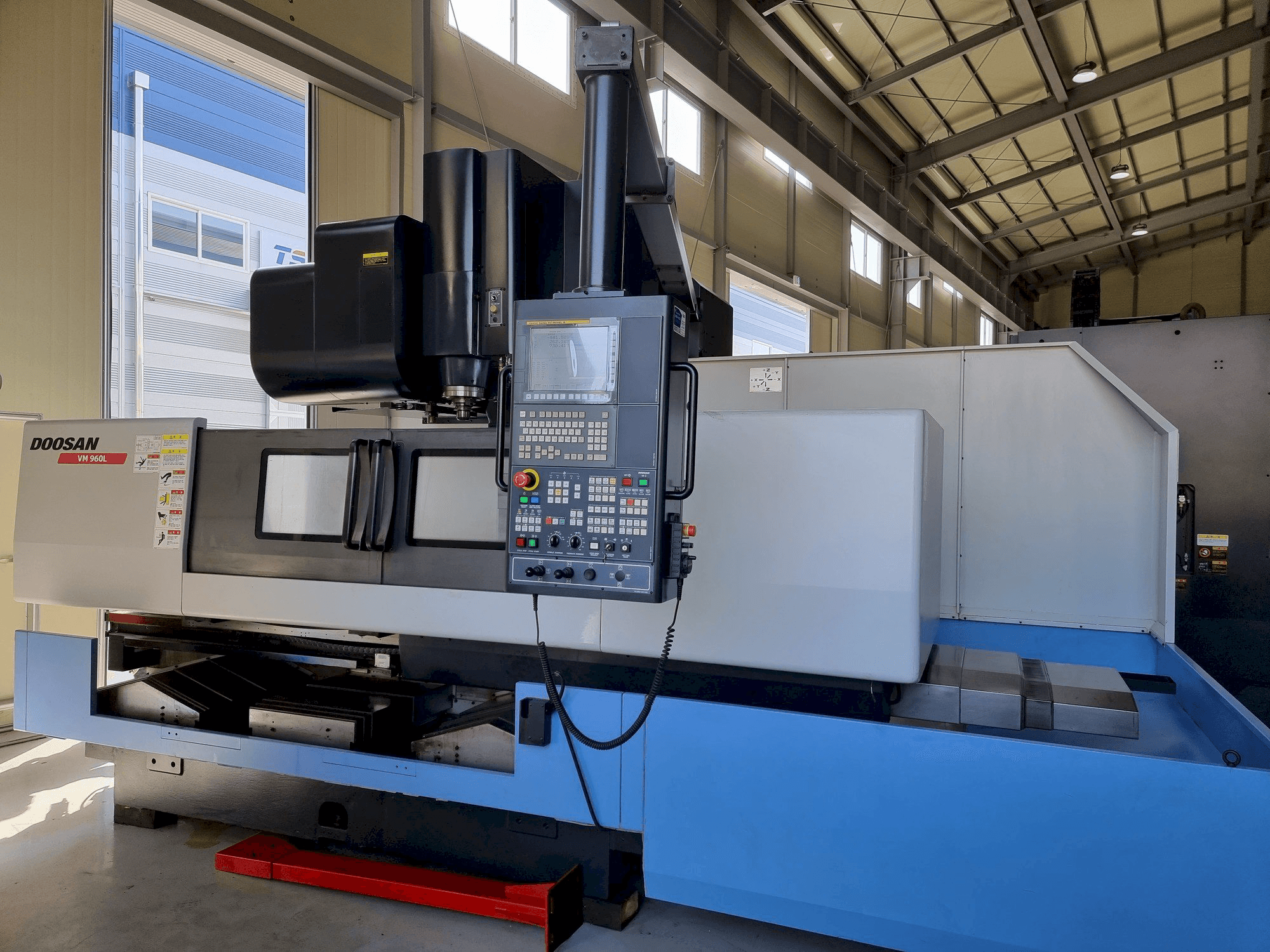 Doosan VM 960L Mašinos vaizdas iš priekio