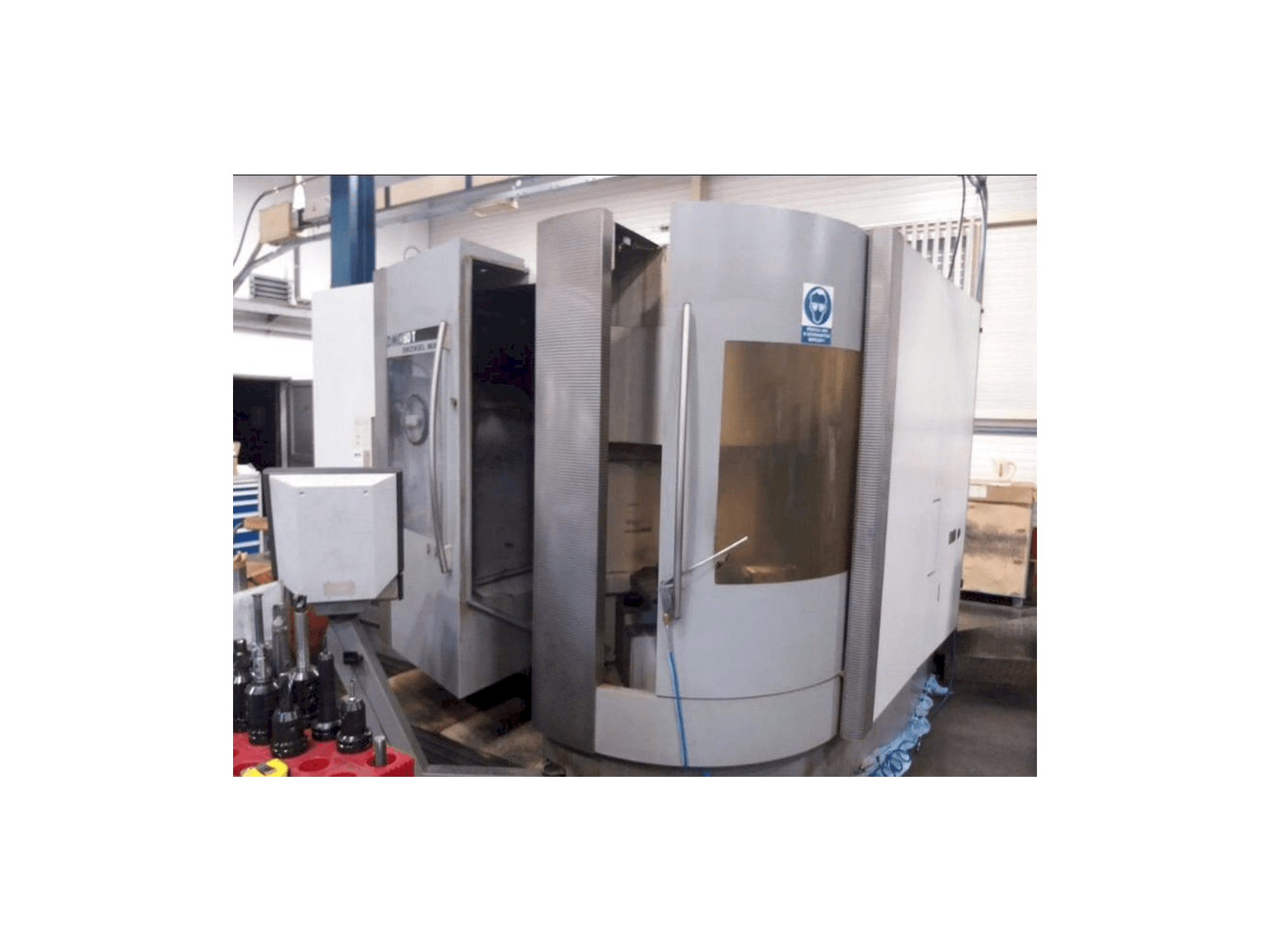 DECKEL MAHO DMC 60T Mašinos vaizdas iš priekio