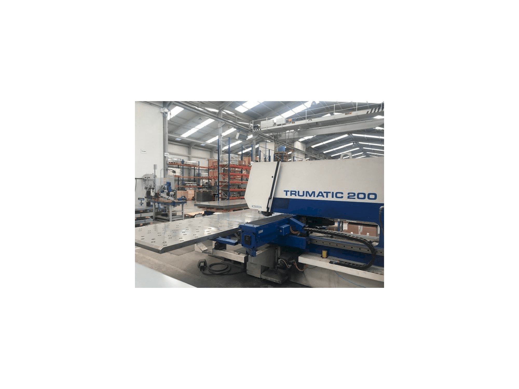 Trumpf Trumatic 200 Mašinos vaizdas iš kairės pusės