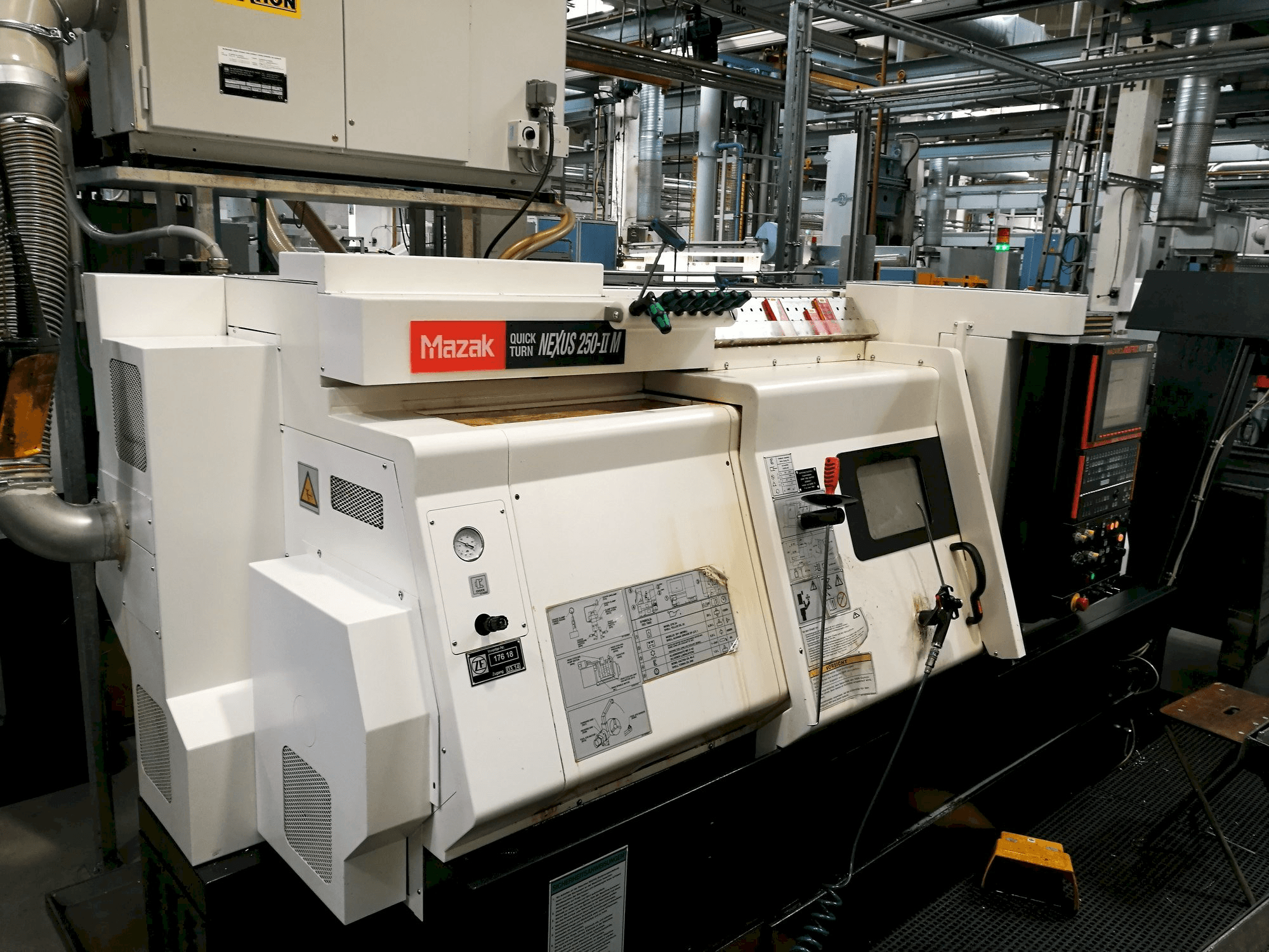 Mazak Quickturn Nexus 250-II M Mašinos vaizdas iš priekio