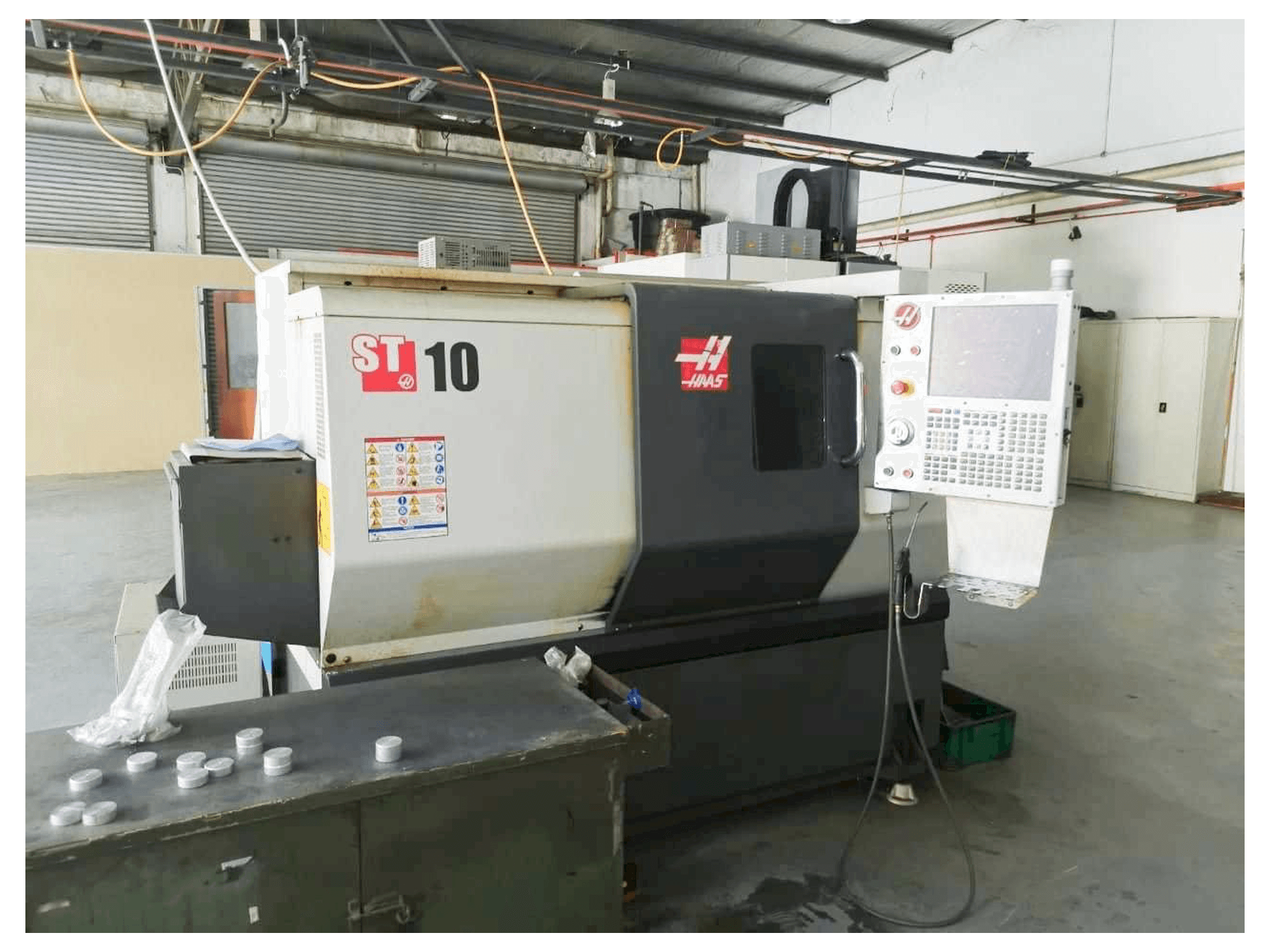 HAAS ST-10 Mašinos vaizdas iš priekio
