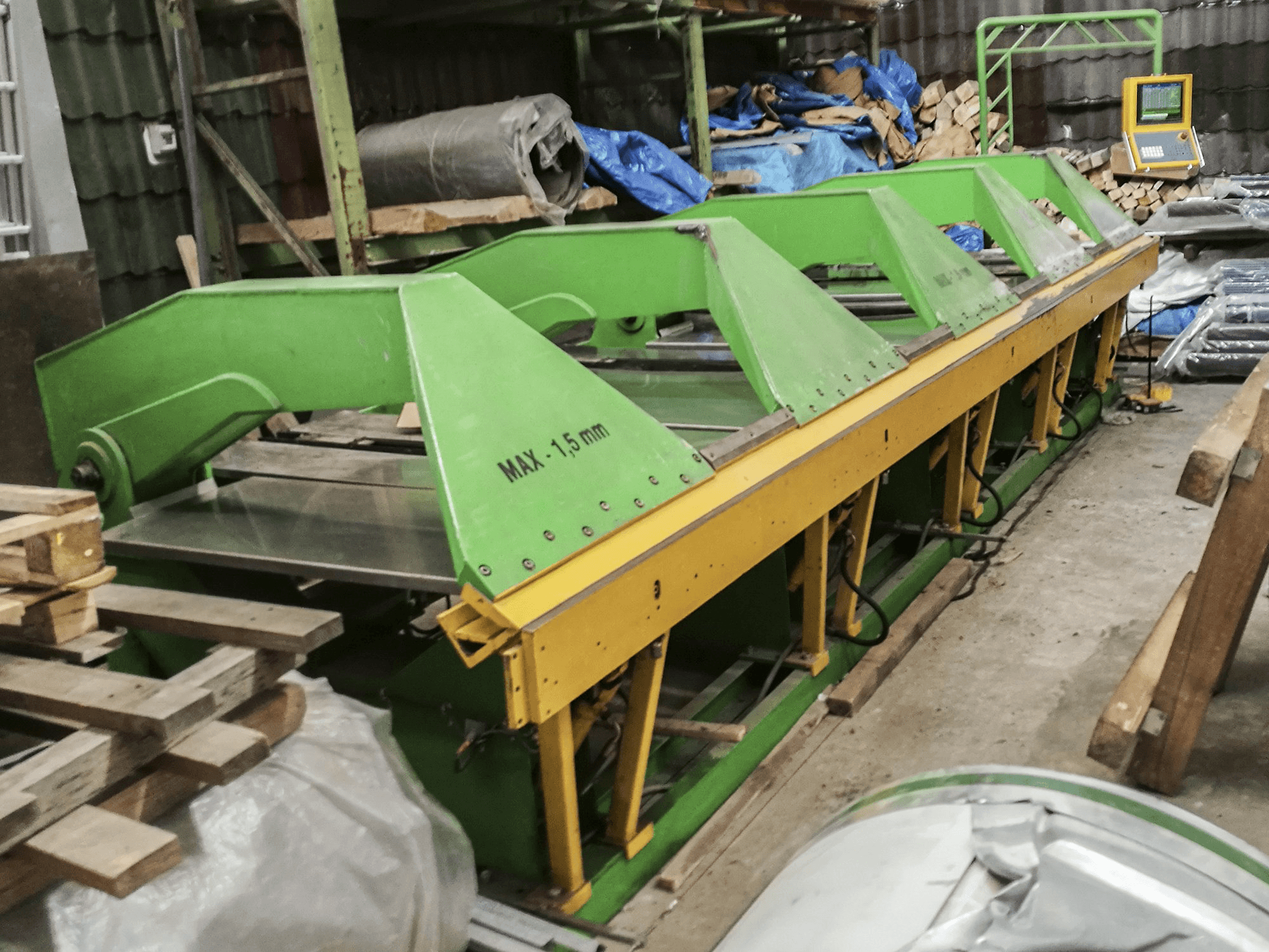 BUD-MASZ ZAGINARKA Mašinos kairės pusės vaizdas