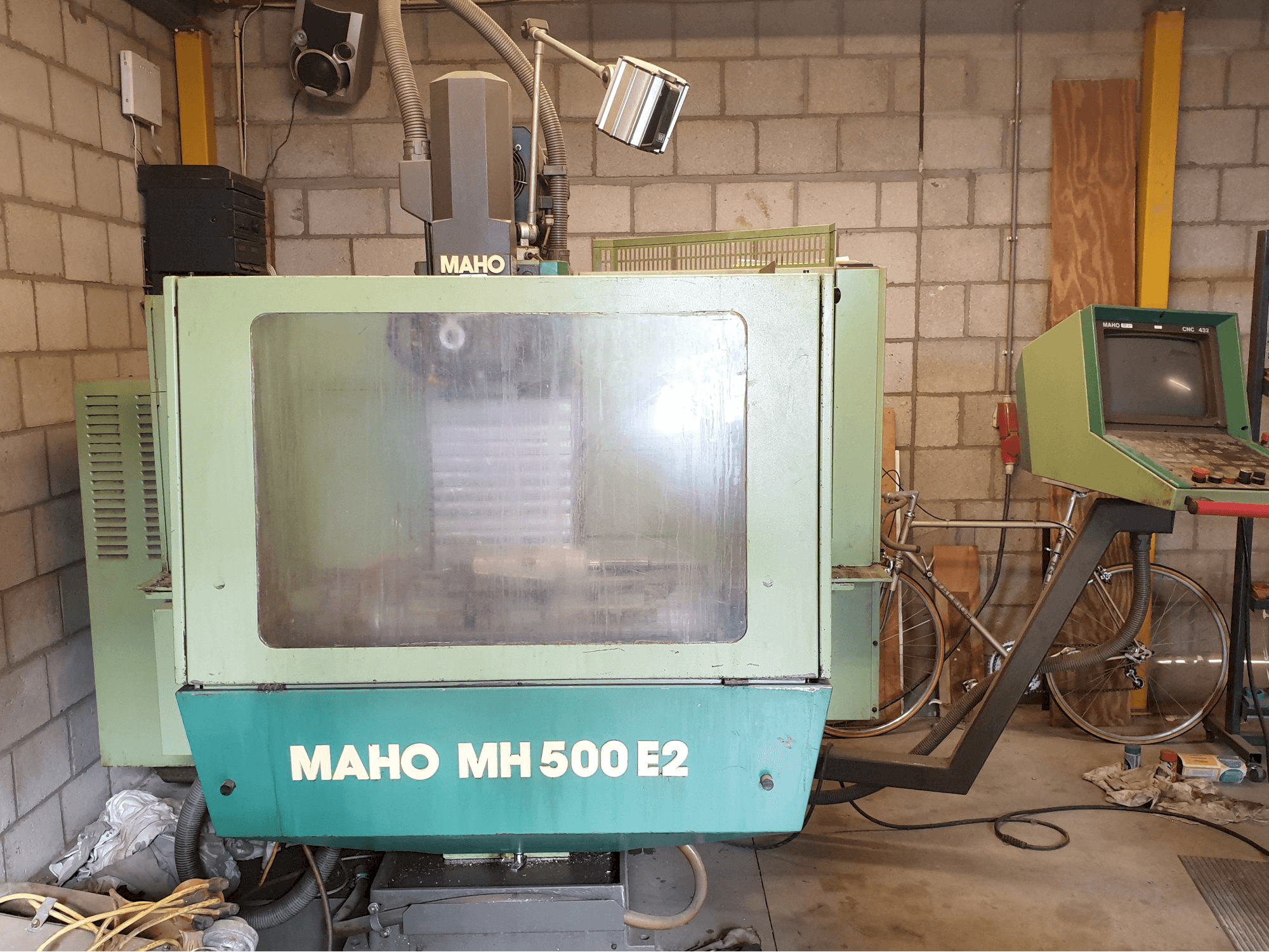 Maho MH 500 Mašinos vaizdas iš kairės pusės