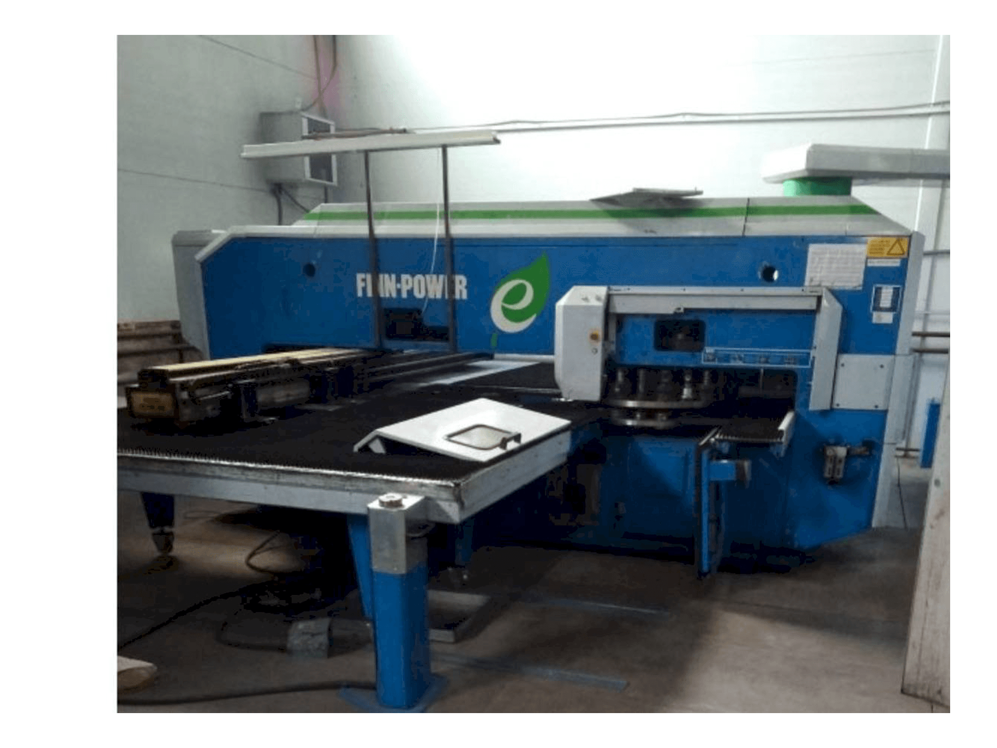 Finn-Power E5 Mašinos vaizdas iš priekio