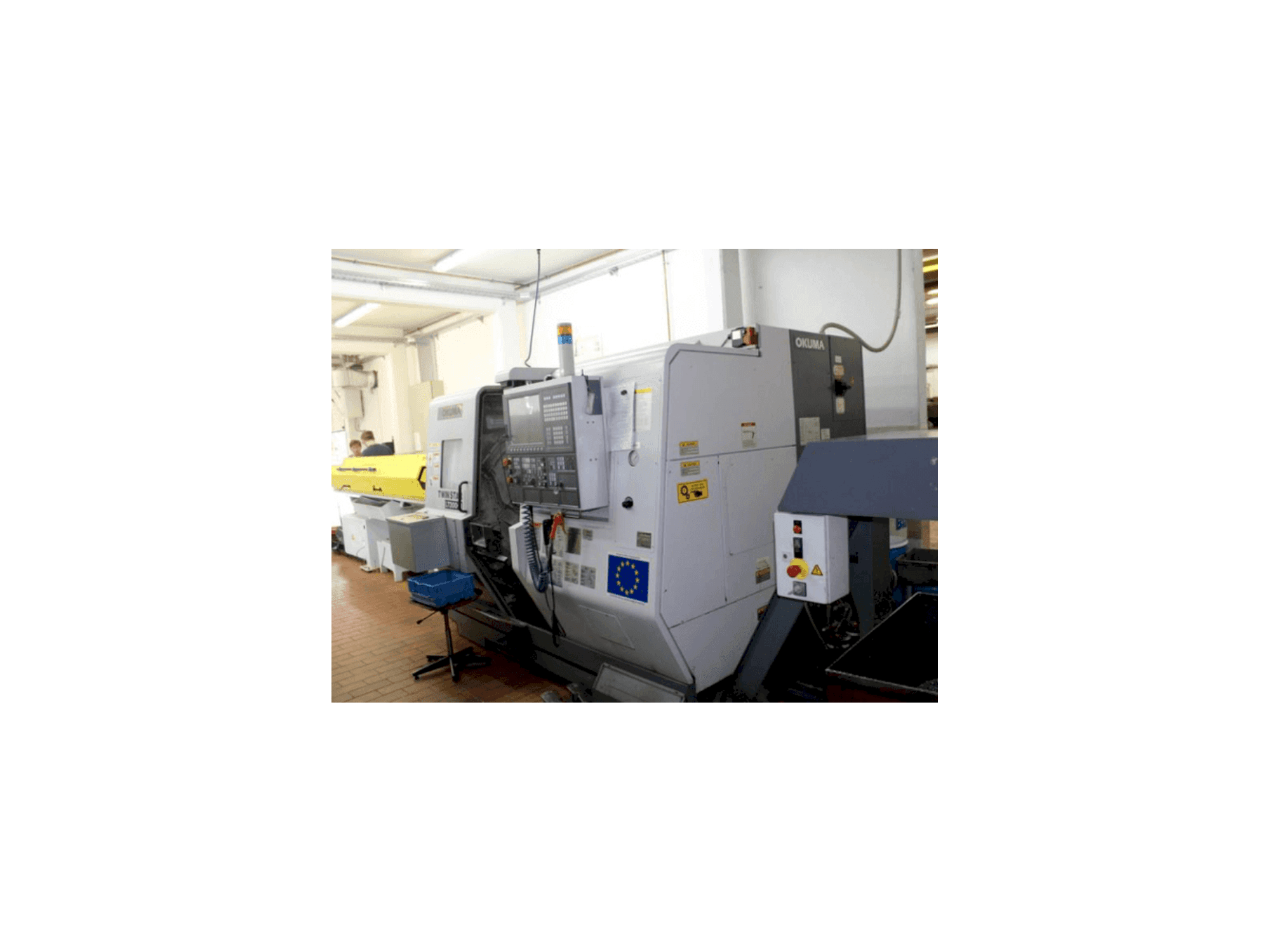 Okuma TWIN STAR LT200-M Mašinos vaizdas iš priekio