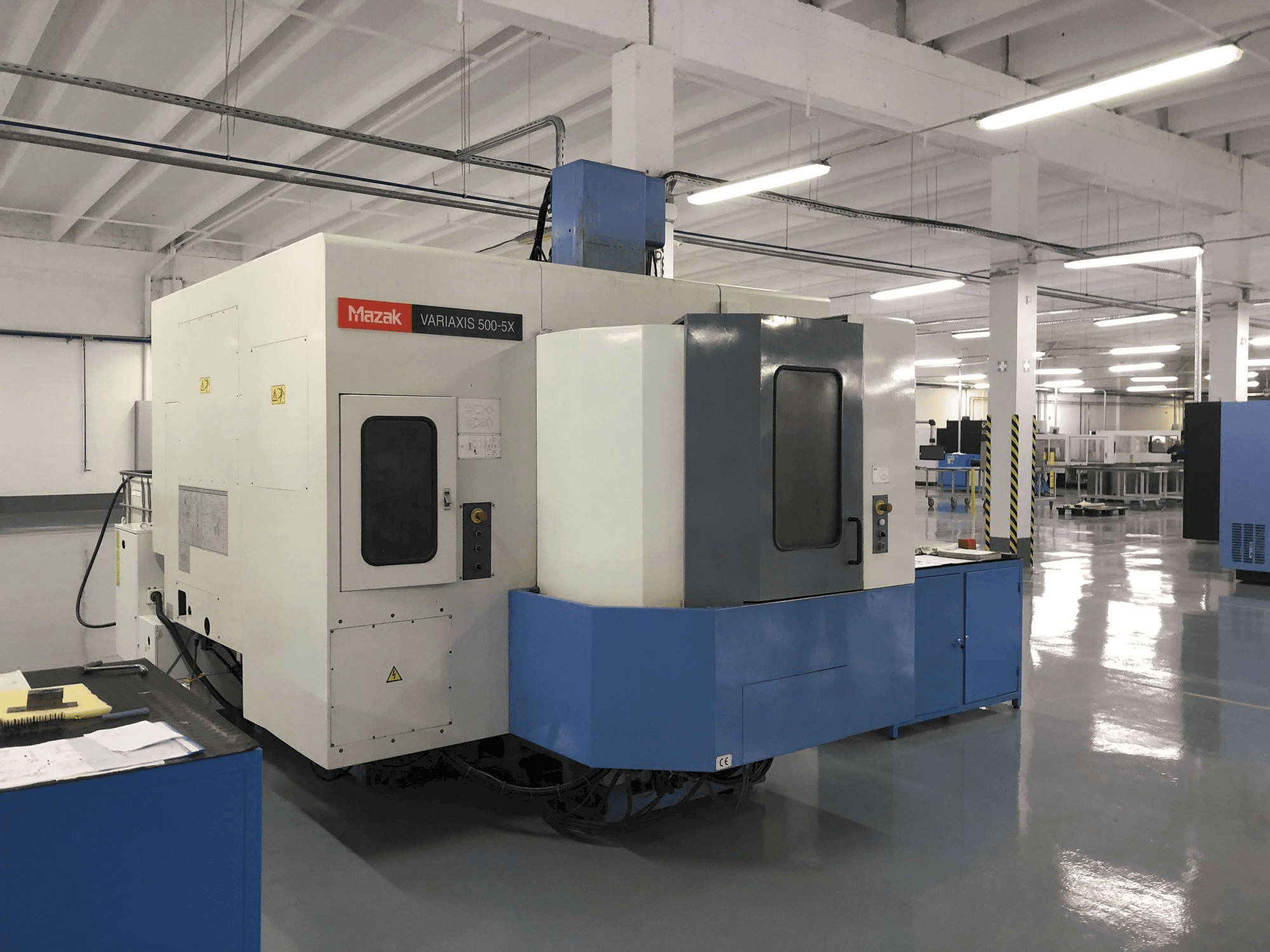 Mazak VARIAXIS 500-5X Mašinos vaizdas iš priekio