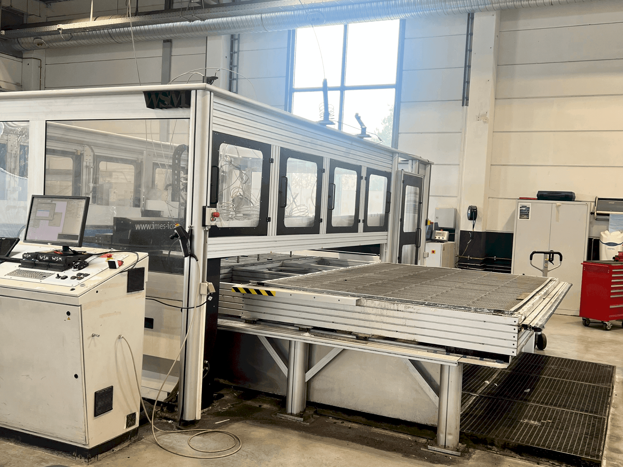 Imes-Icore CUT matic WJ 3020 Mašinos vaizdas iš priekio