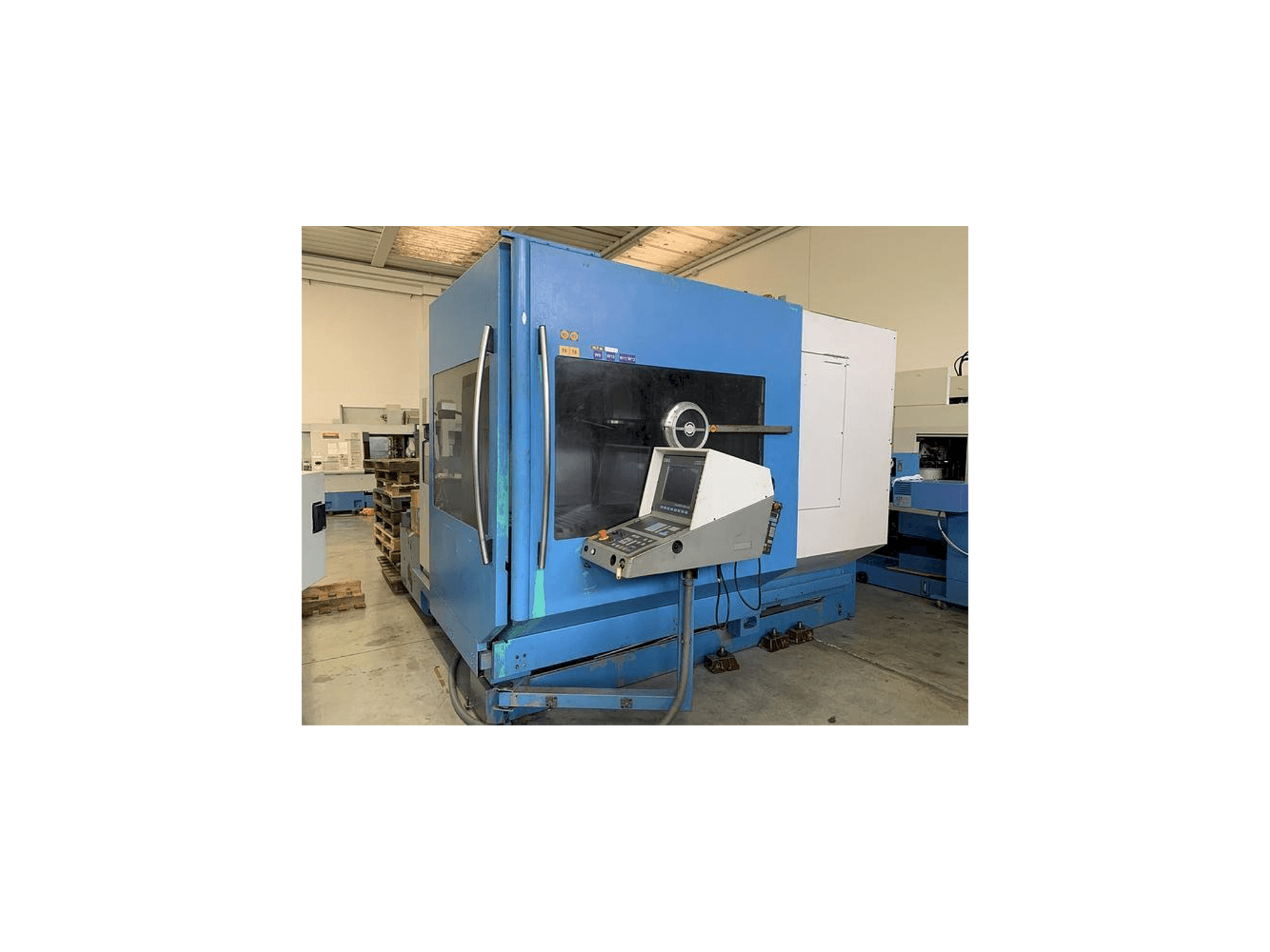 DECKEL MAHO DMU 80 Mašinos vaizdas iš priekio