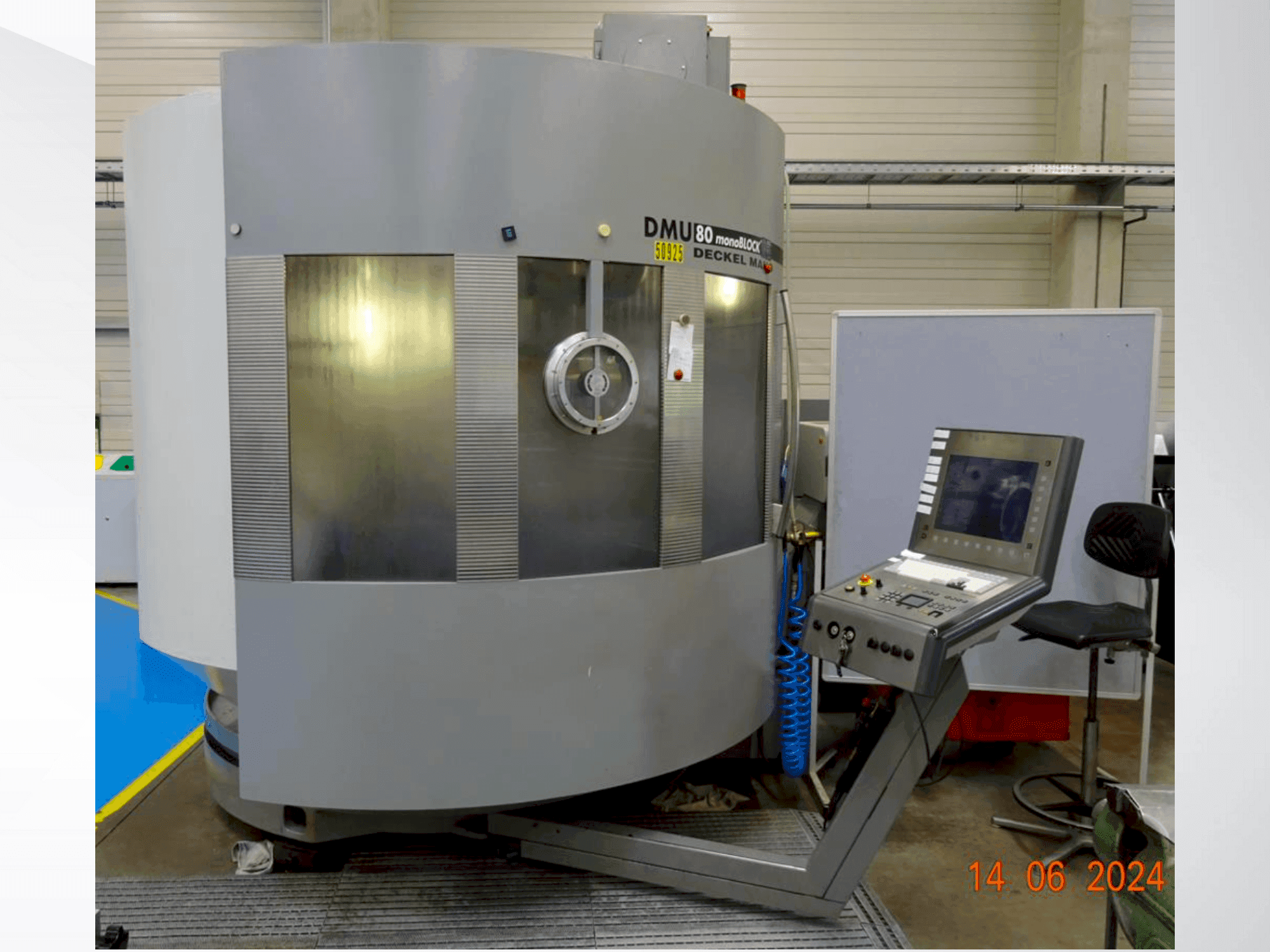 DMG DMU 80 MonoBlock Mašinos vaizdas iš šono