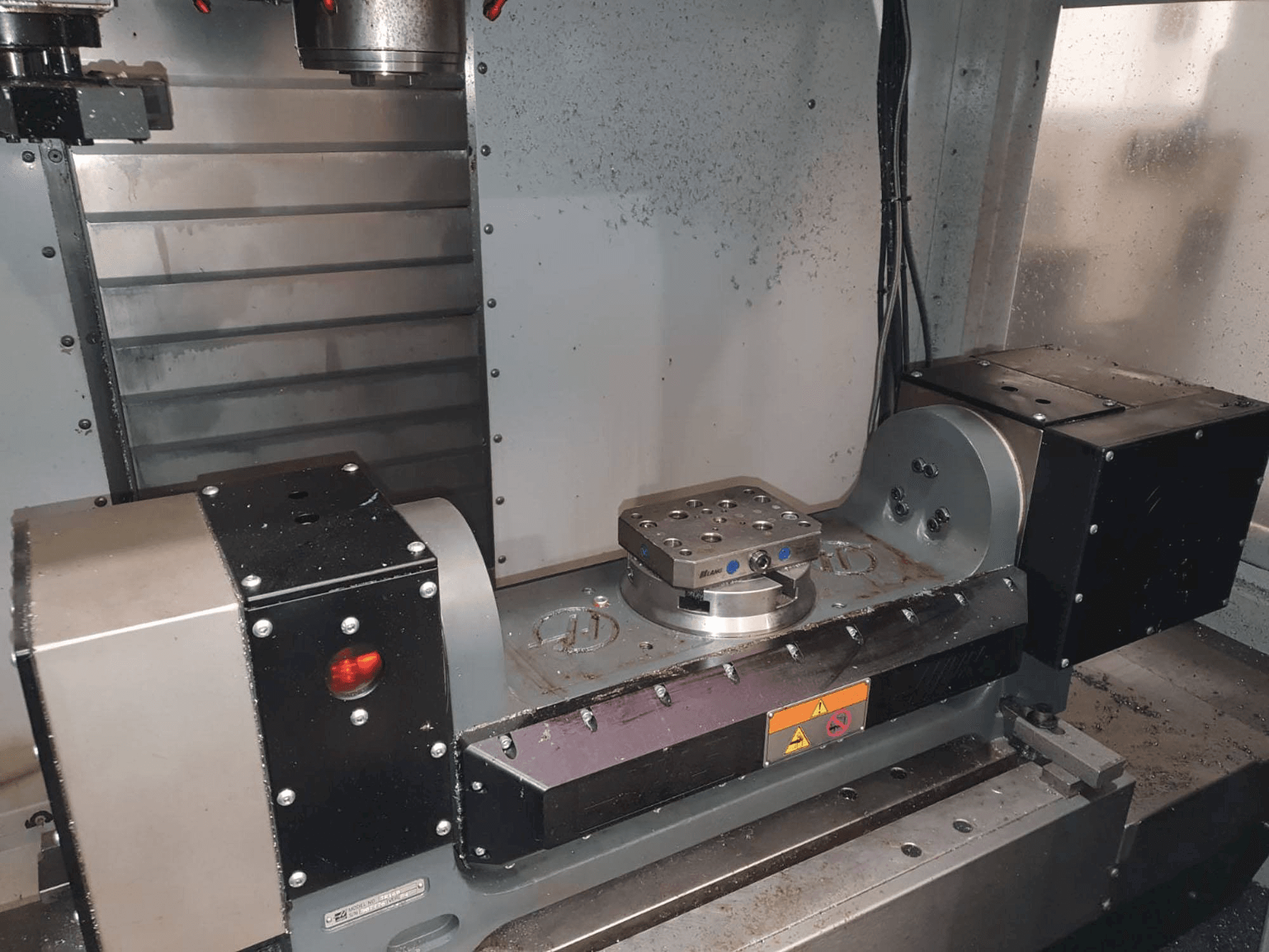 HAAS TR160 Mašinos vaizdas iš priekio