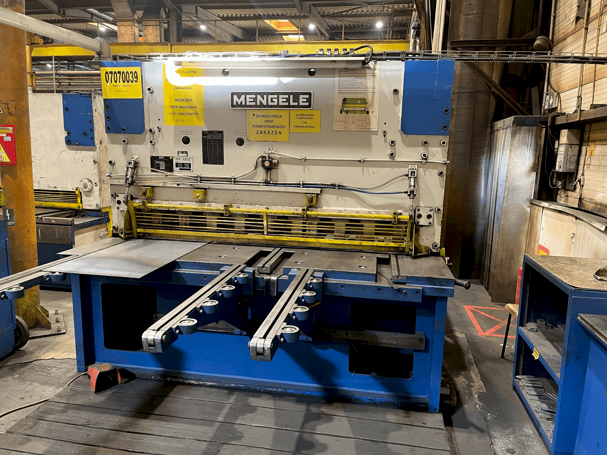 MENGELE S16-2000 Mašinos vaizdas iš priekio