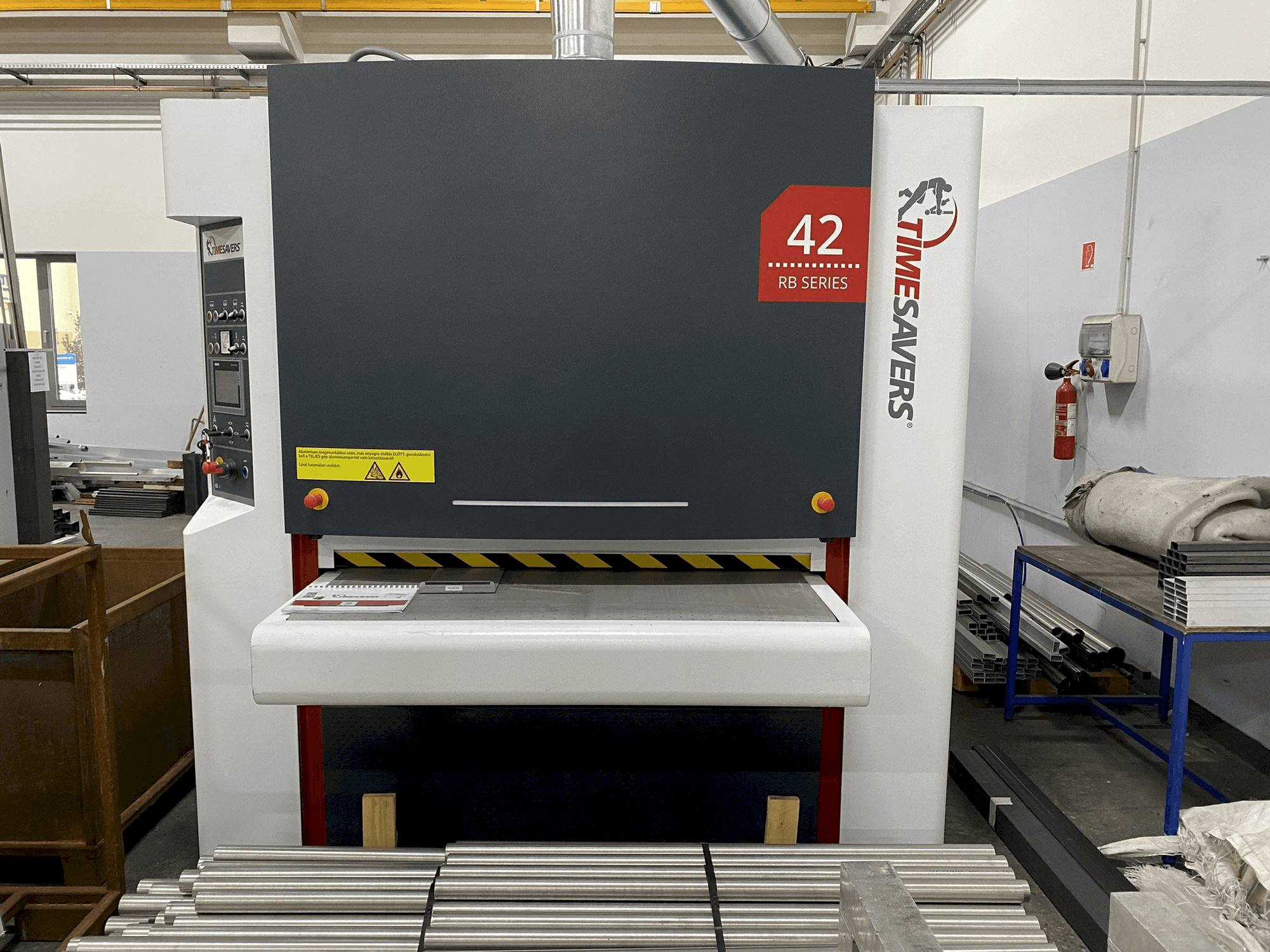 TIMESAVERS 42-SERIE-1350-WRB Mašinos vaizdas iš priekio