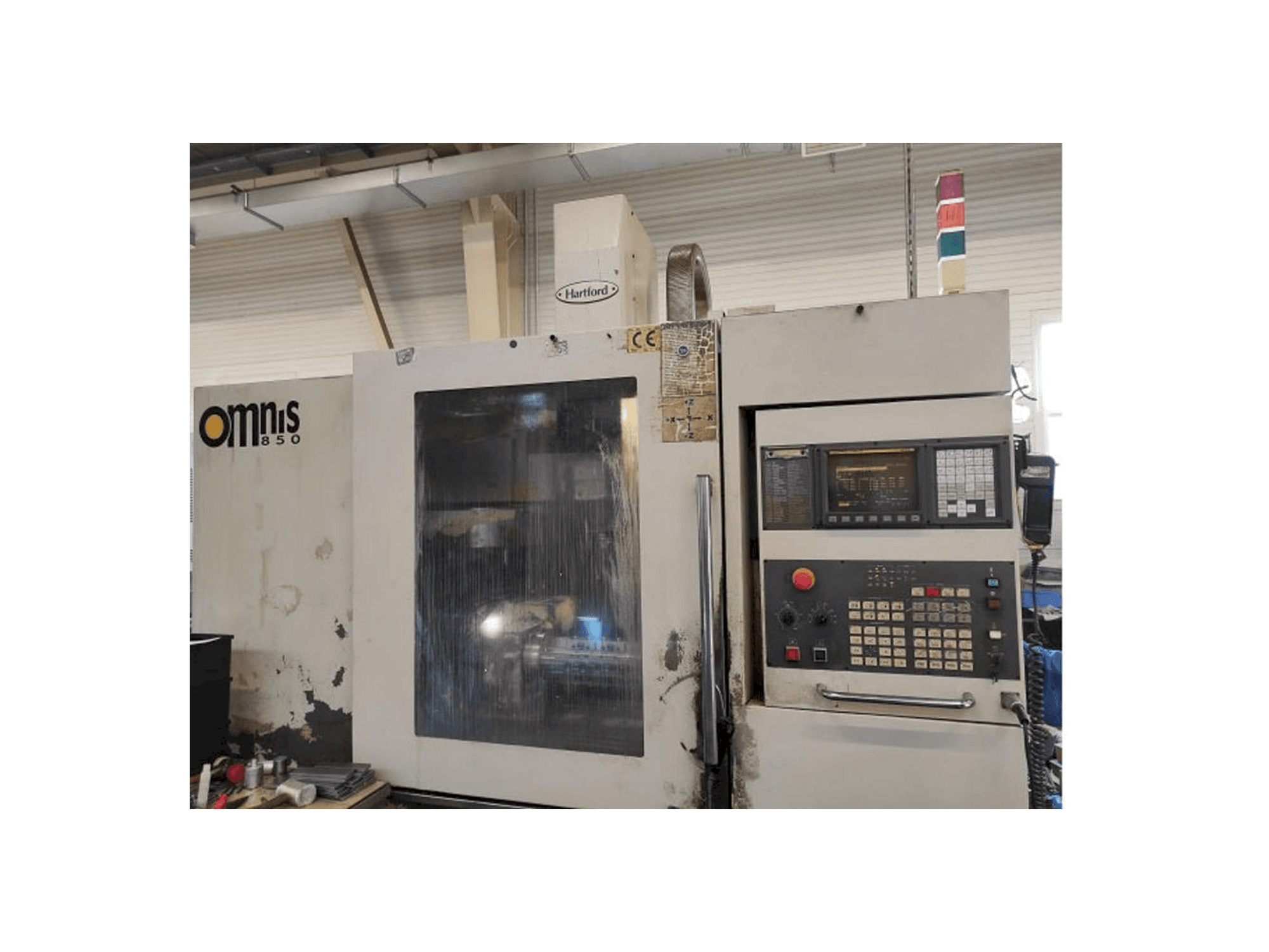 Hartford Omnis 850 Mašinos vaizdas iš priekio