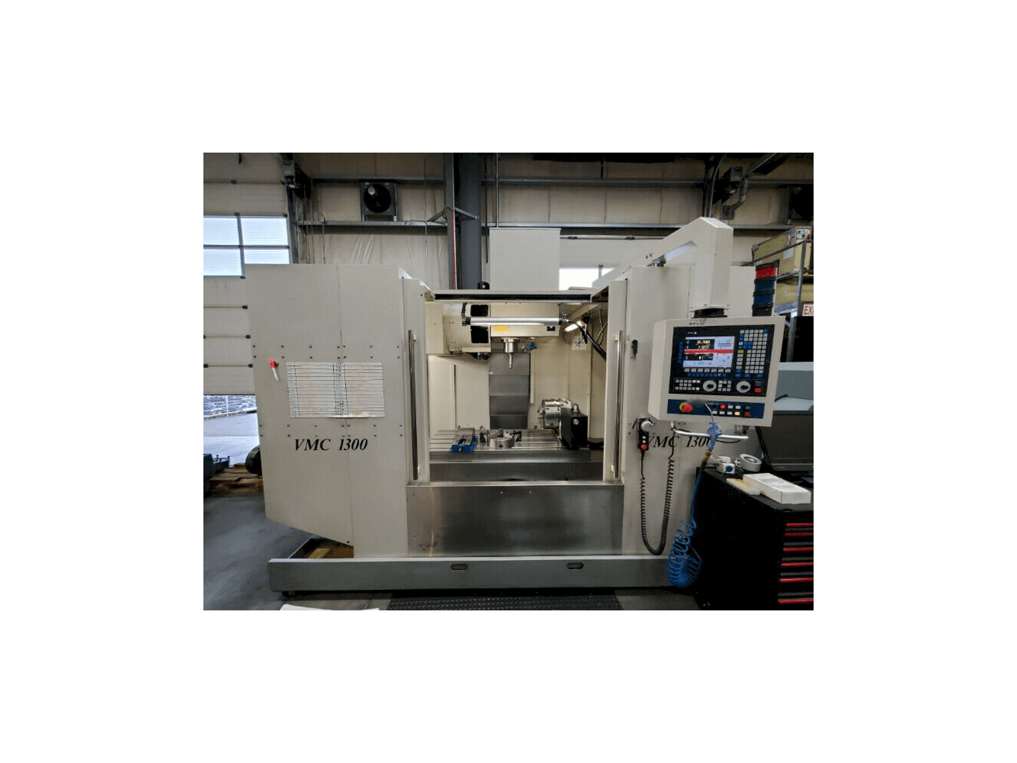 Modern Microcut VMC 1300 Mašinos vaizdas iš priekio